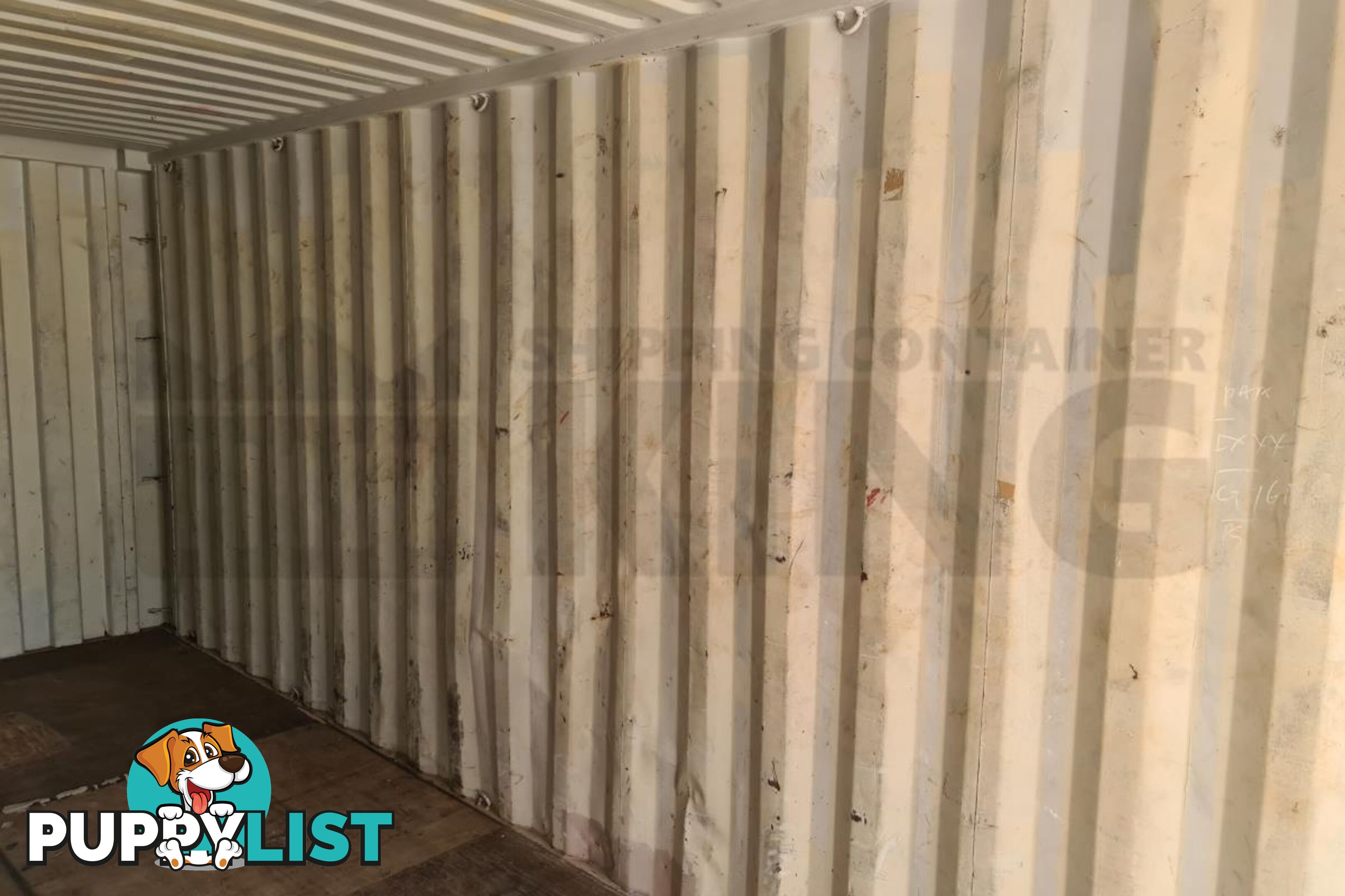 20' STANDARD HEIGHT SHIPPING CONTAINER - in Brisbane