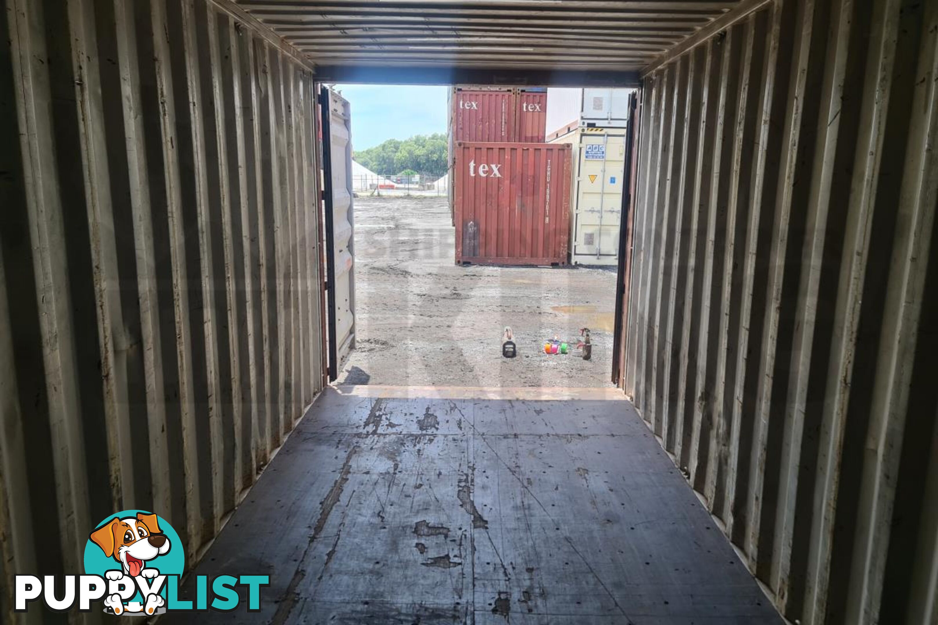 20' STANDARD HEIGHT SHIPPING CONTAINER - in Brisbane