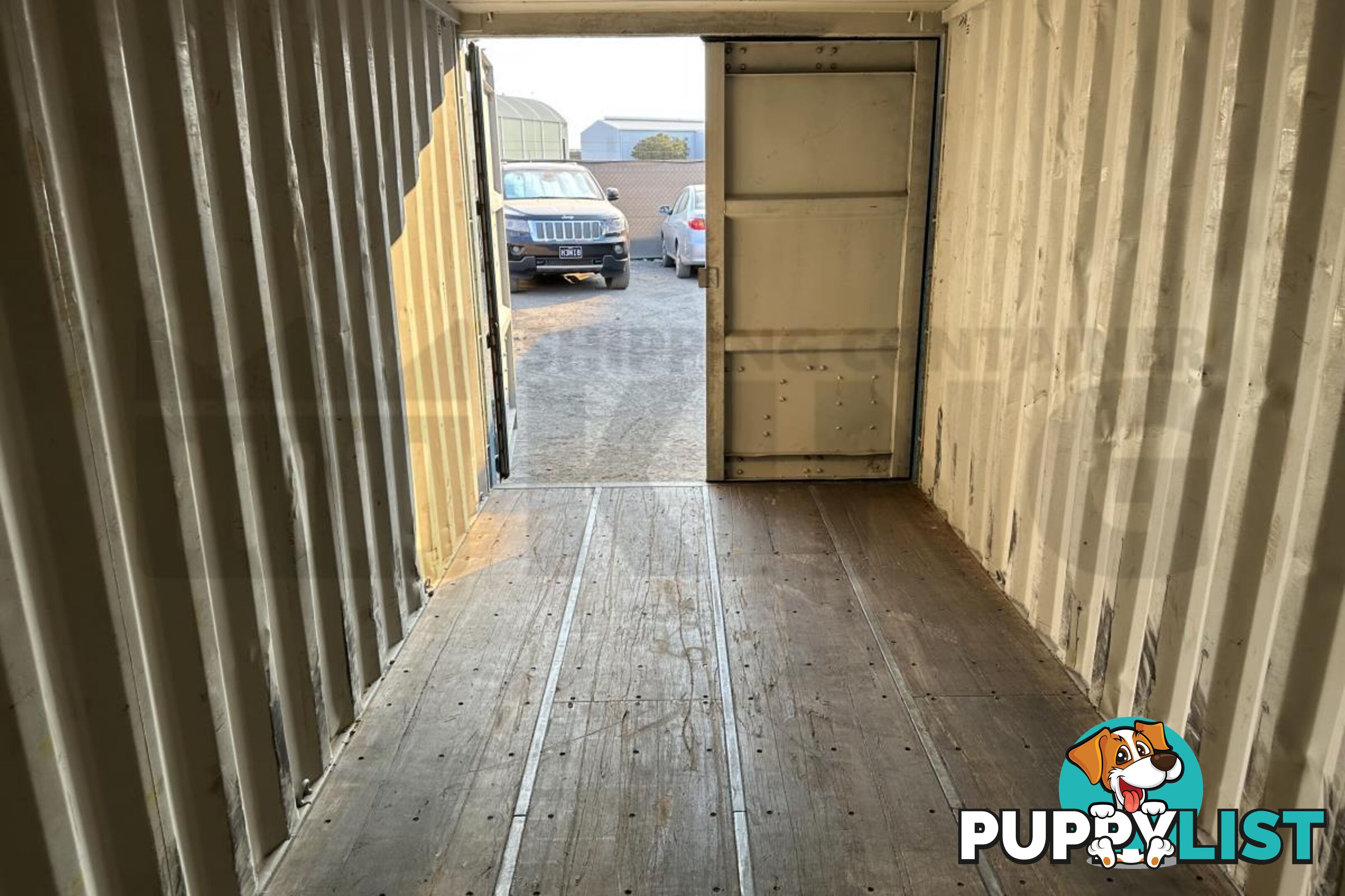 20' STANDARD HEIGHT SHIPPING CONTAINER - in Toowoomba