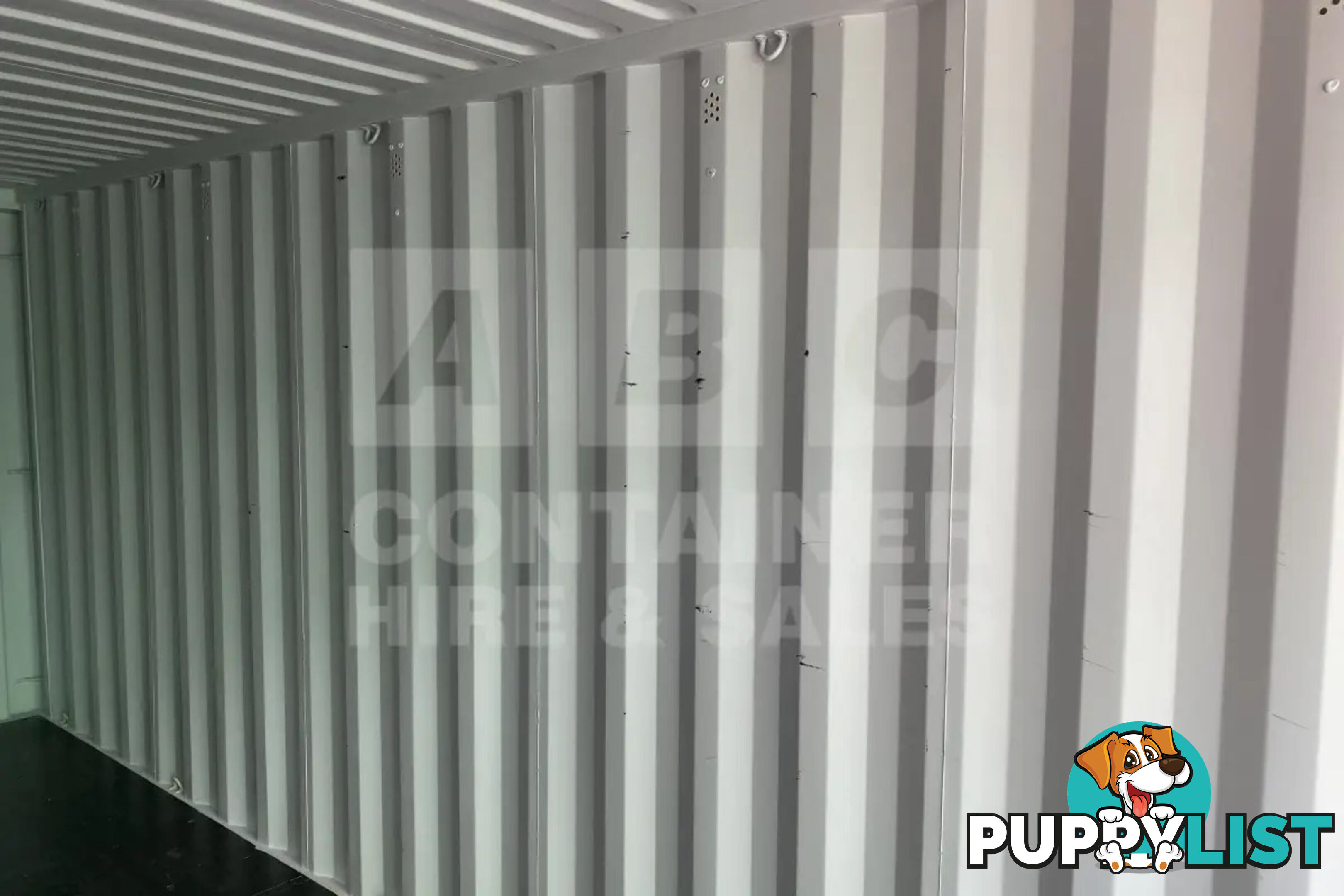20' STANDARD HEIGHT SHIPPING CONTAINER (TRI DOOR) - in Brisbane
