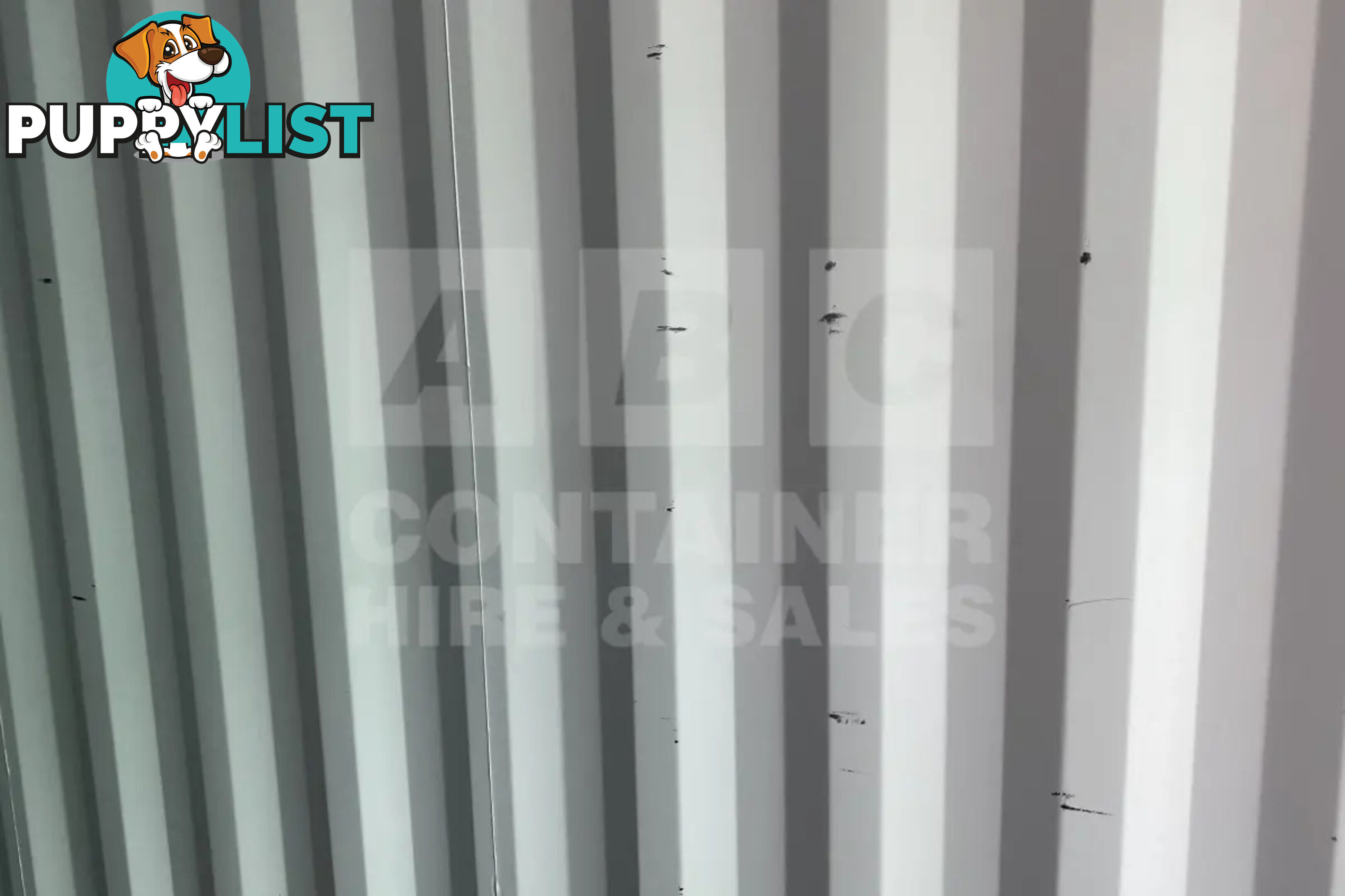 20' STANDARD HEIGHT SHIPPING CONTAINER (TRI DOOR) - in Brisbane