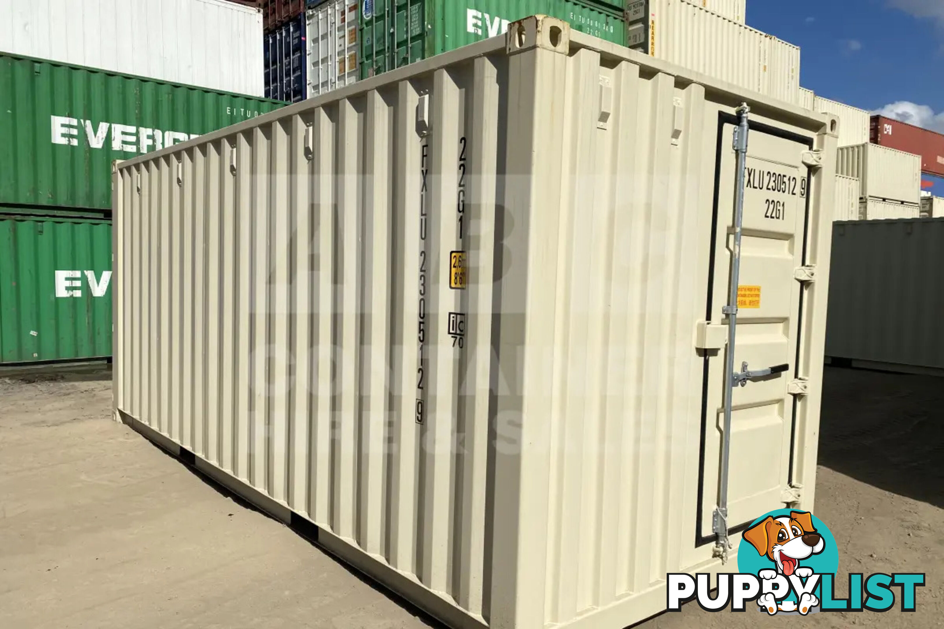 20' STANDARD HEIGHT SHIPPING CONTAINER (TRI DOOR) - in Brisbane