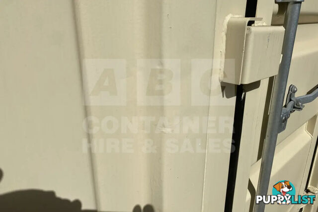 20' STANDARD HEIGHT SHIPPING CONTAINER (TRI DOOR) - in Brisbane