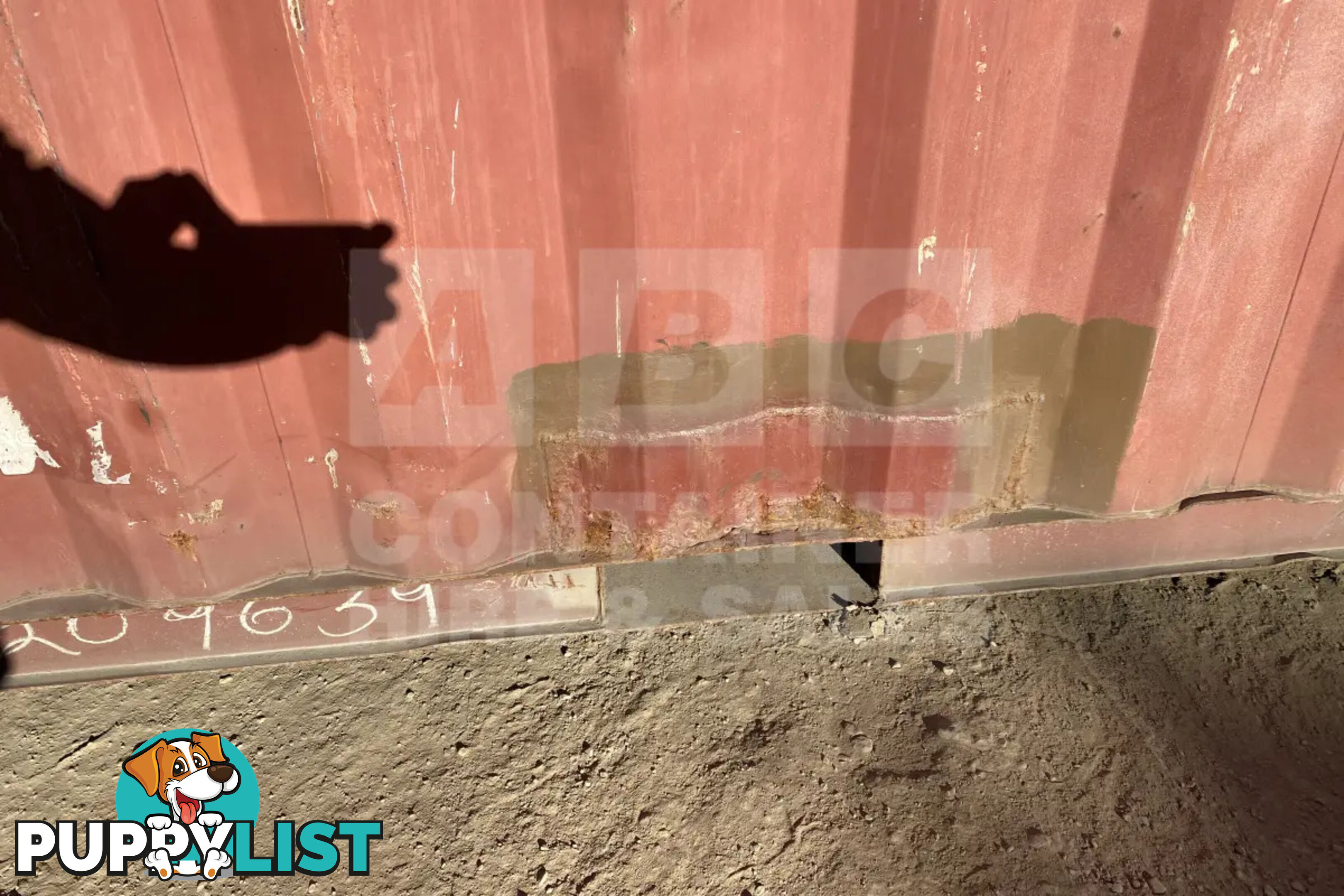 20' STANDARD HEIGHT SHIPPING CONTAINER - in Brisbane