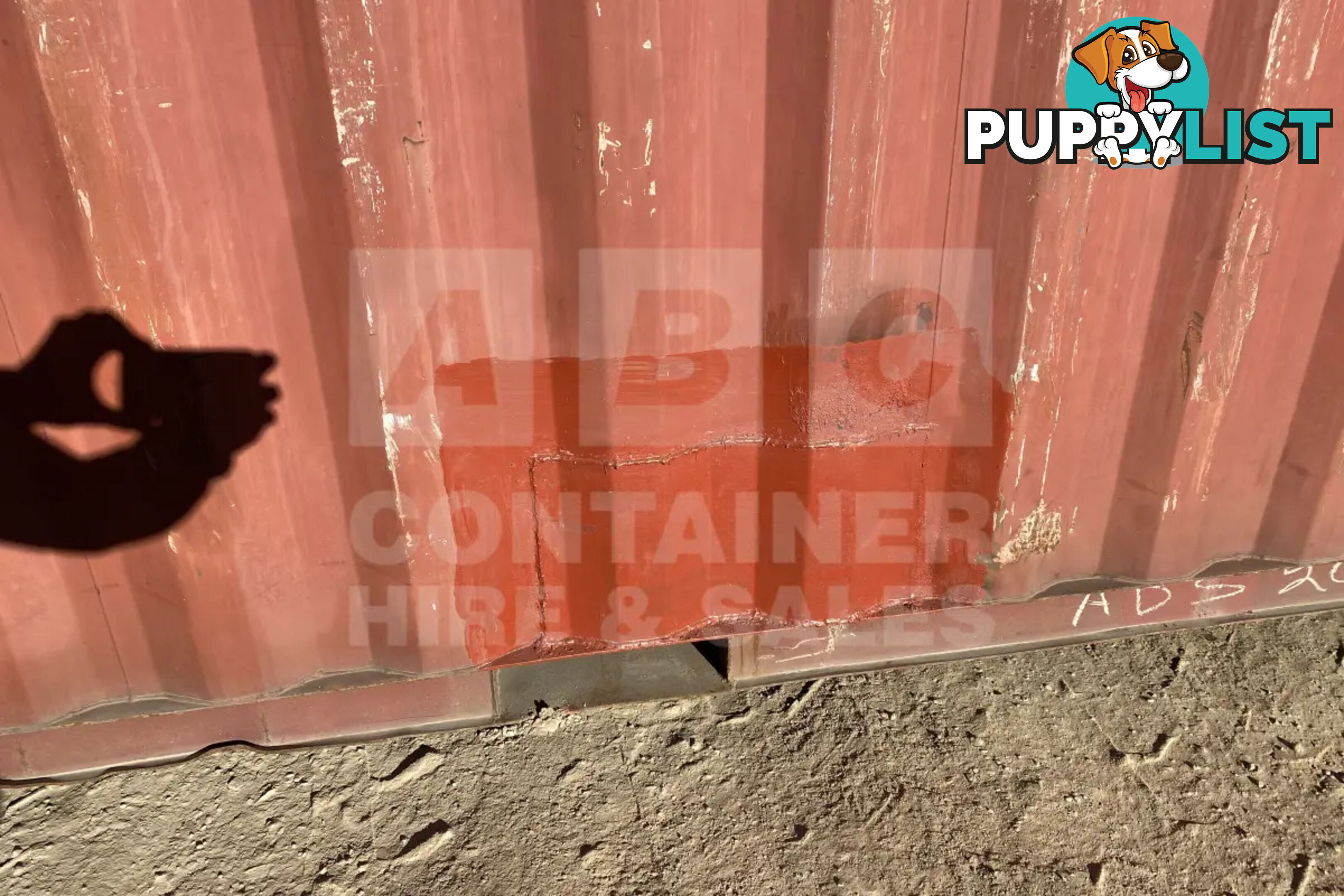 20' STANDARD HEIGHT SHIPPING CONTAINER - in Brisbane