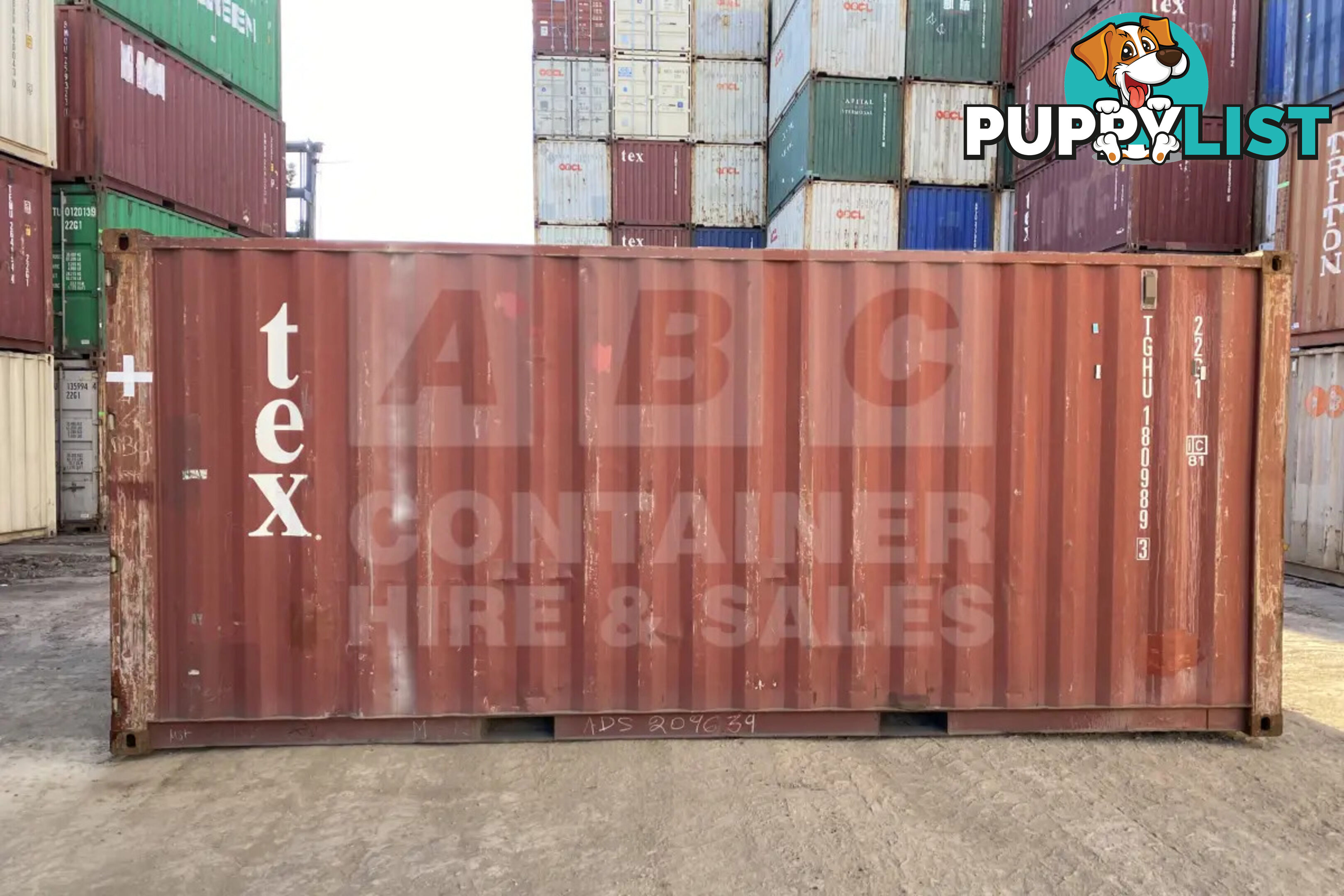 20' STANDARD HEIGHT SHIPPING CONTAINER - in Brisbane