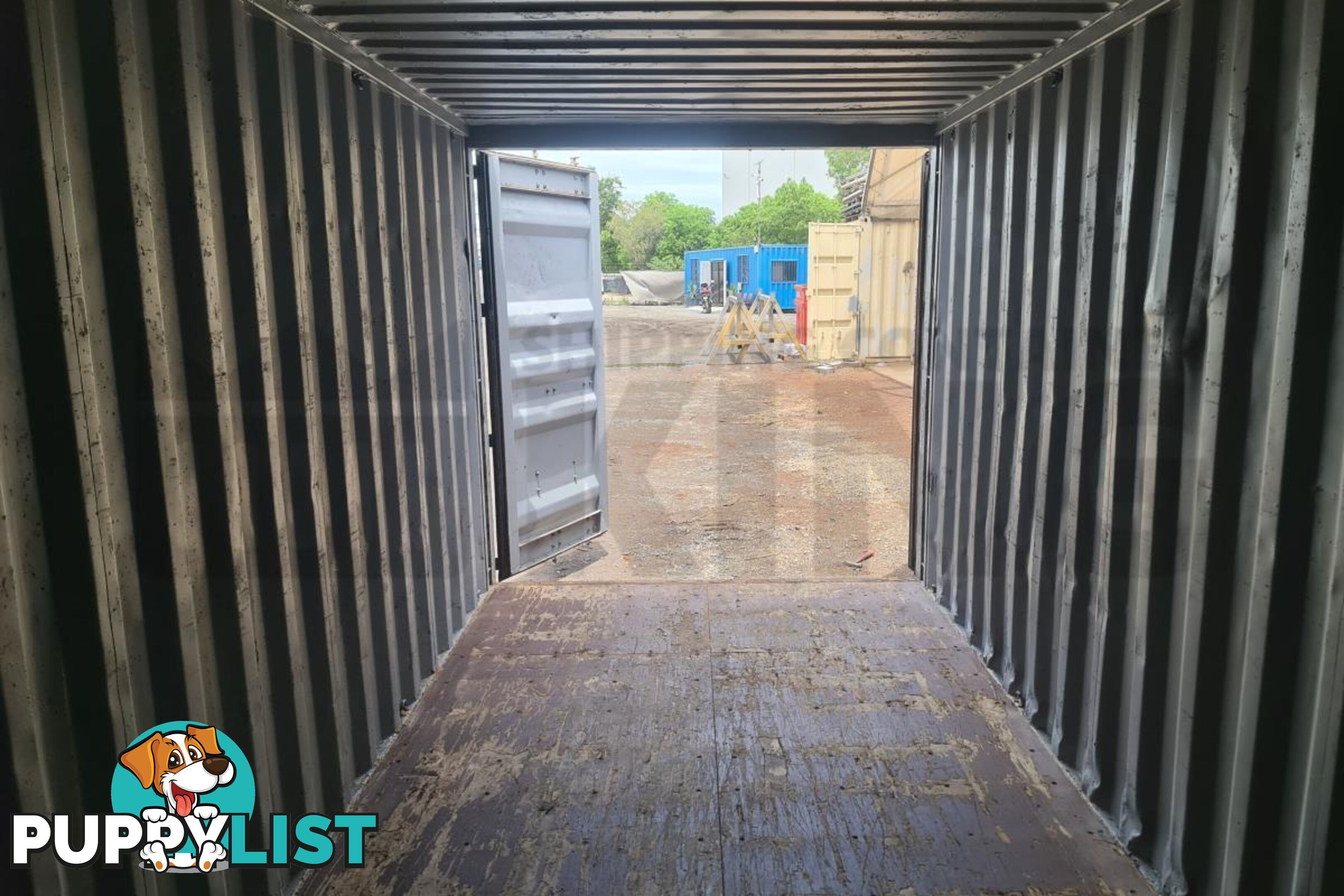 20' STANDARD HEIGHT SHIPPING CONTAINER - in Brisbane