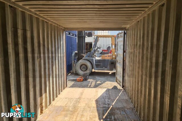 20' STANDARD HEIGHT SHIPPING CONTAINER - in Brisbane