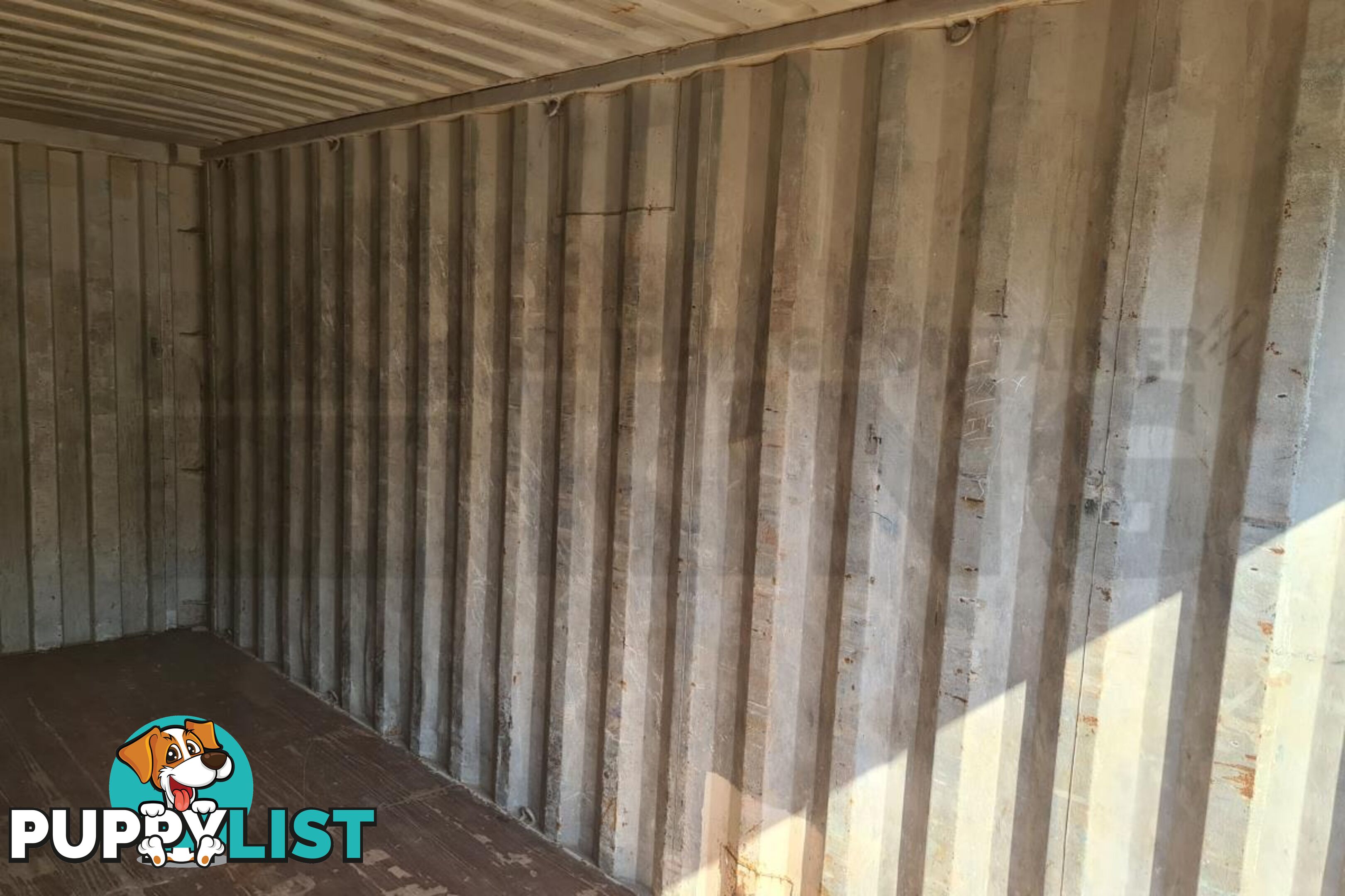 20' STANDARD HEIGHT SHIPPING CONTAINER - in Brisbane