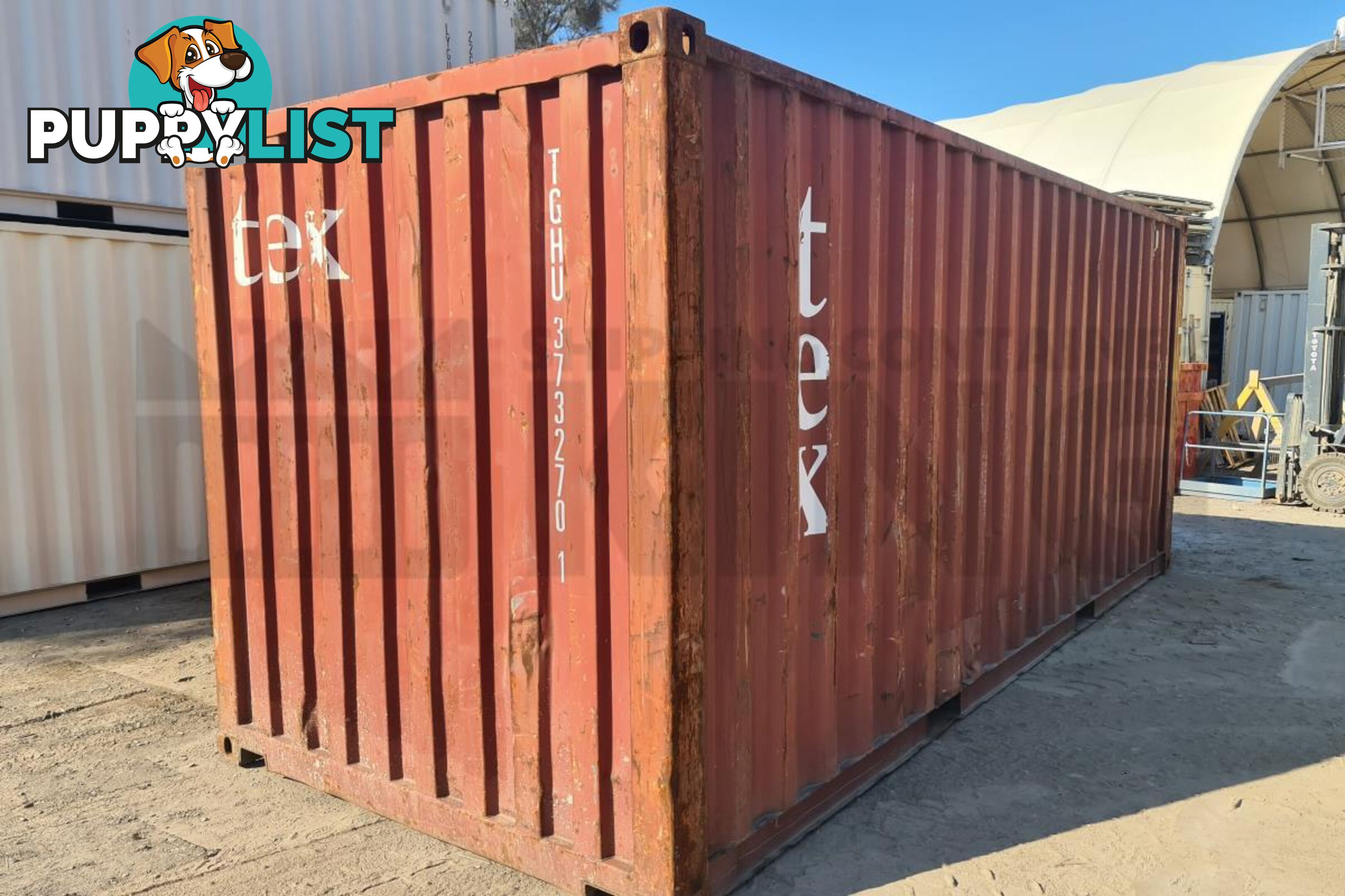 20' STANDARD HEIGHT SHIPPING CONTAINER - in Brisbane