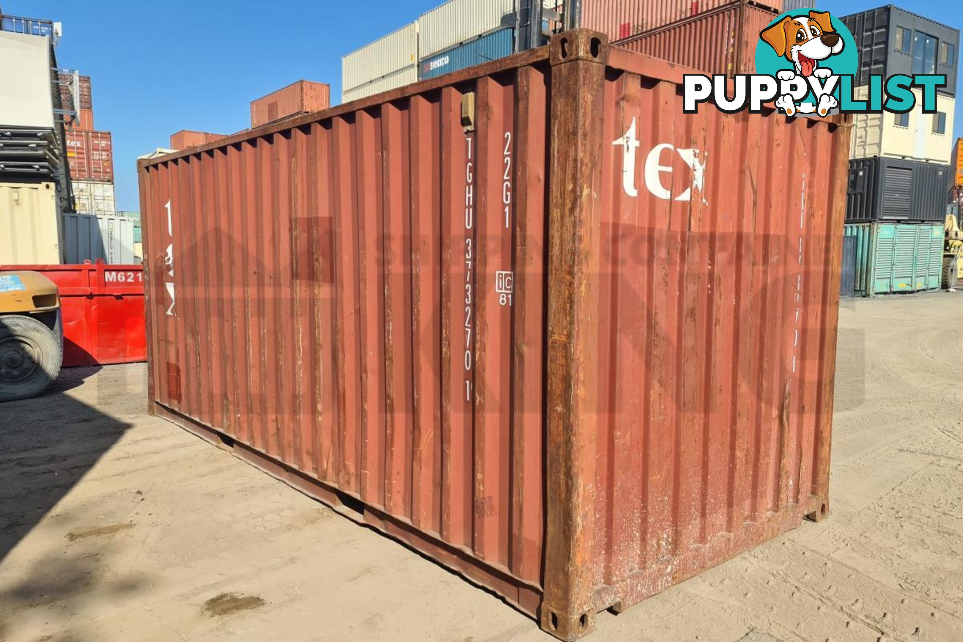 20' STANDARD HEIGHT SHIPPING CONTAINER - in Brisbane