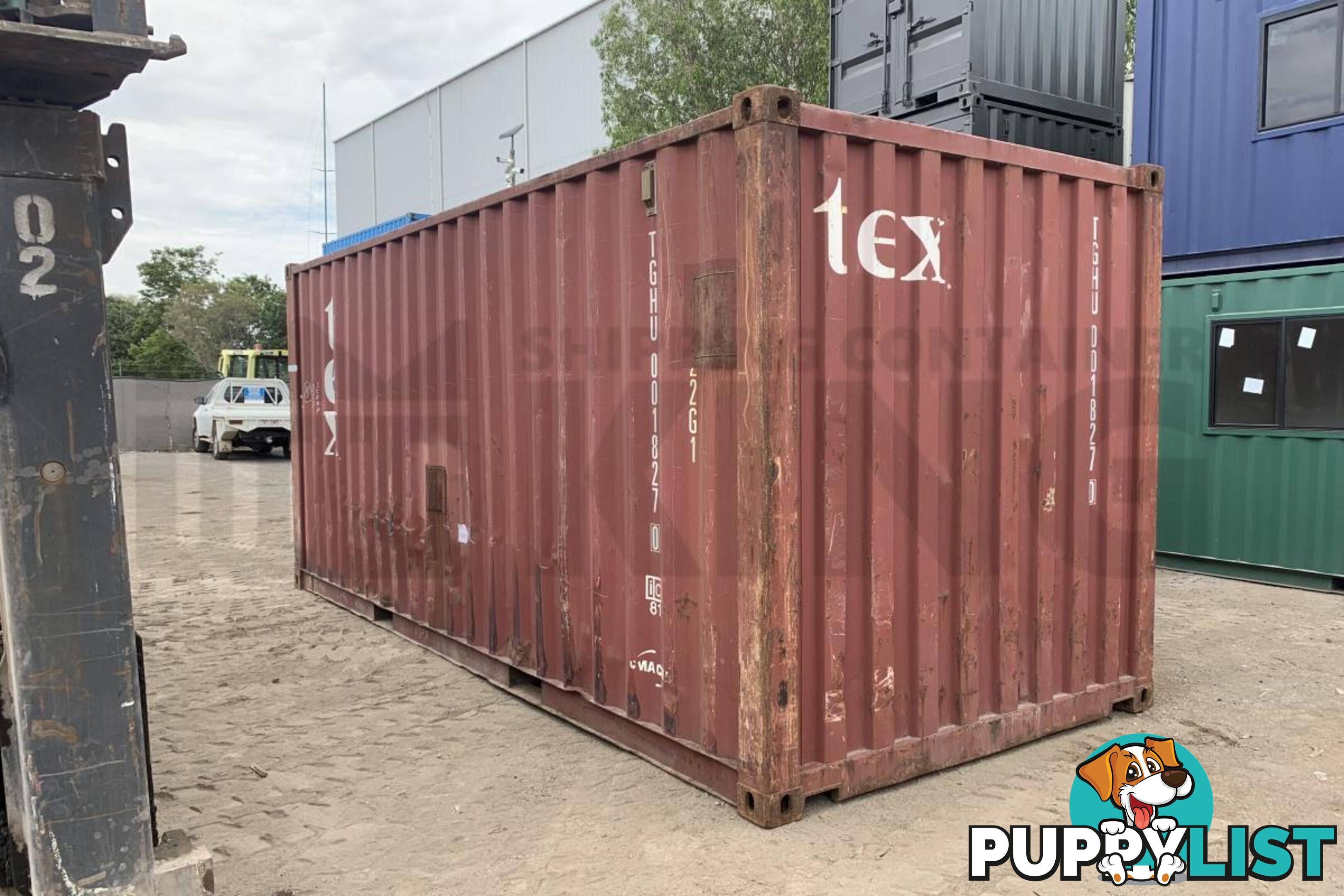 20' STANDARD HEIGHT SHIPPING CONTAINER - in Brisbane