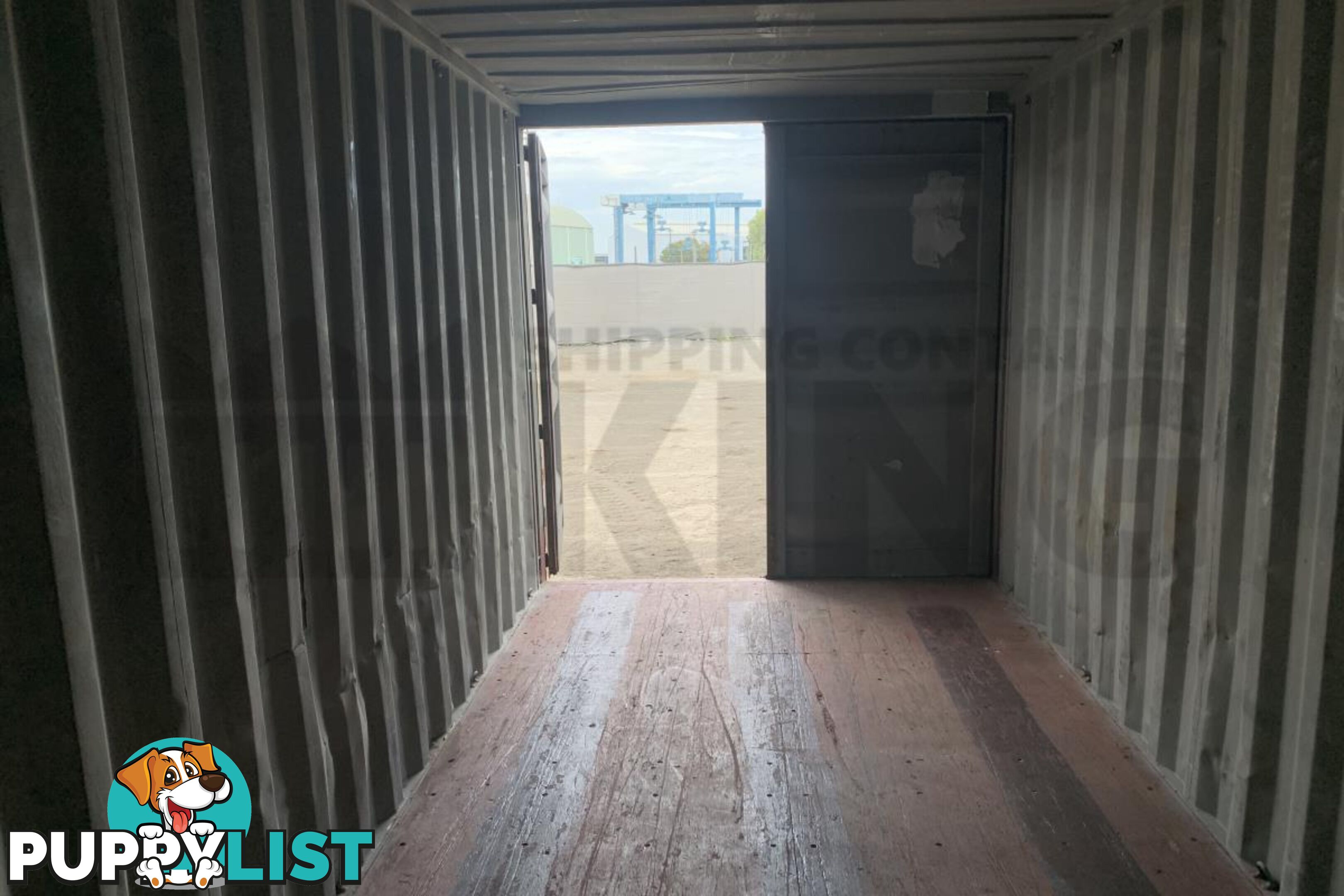 20' STANDARD HEIGHT SHIPPING CONTAINER - in Brisbane