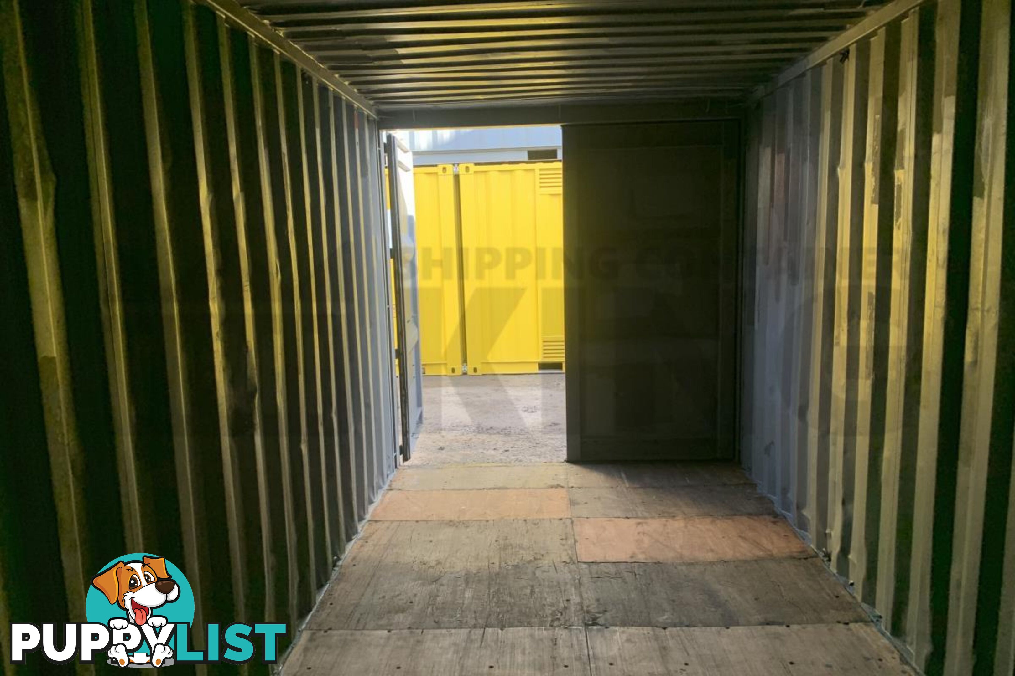 20' STANDARD HEIGHT SHIPPING CONTAINER - in Brisbane