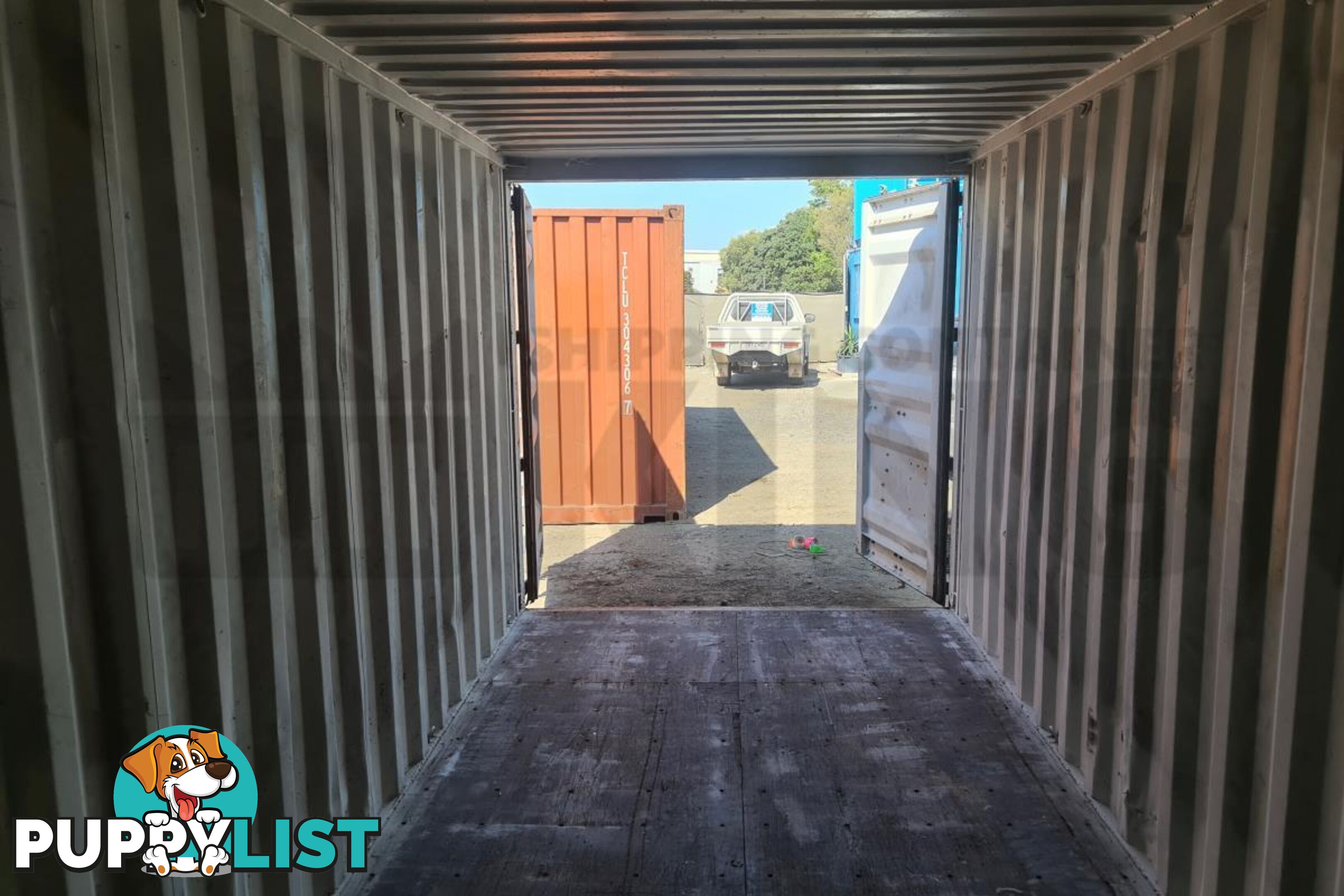 20' STANDARD HEIGHT SHIPPING CONTAINER - in Brisbane