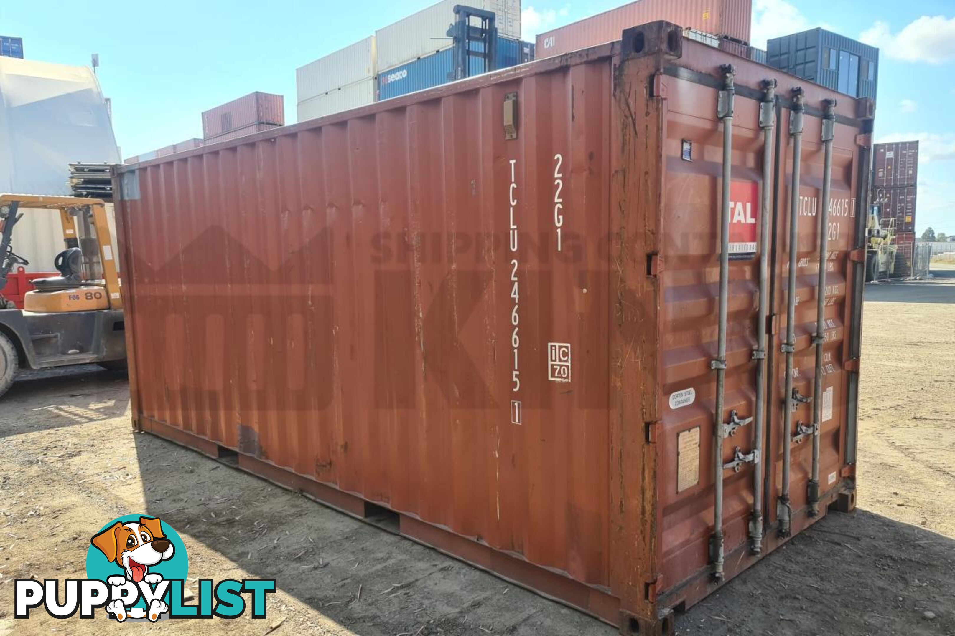 20' STANDARD HEIGHT SHIPPING CONTAINER - in Brisbane