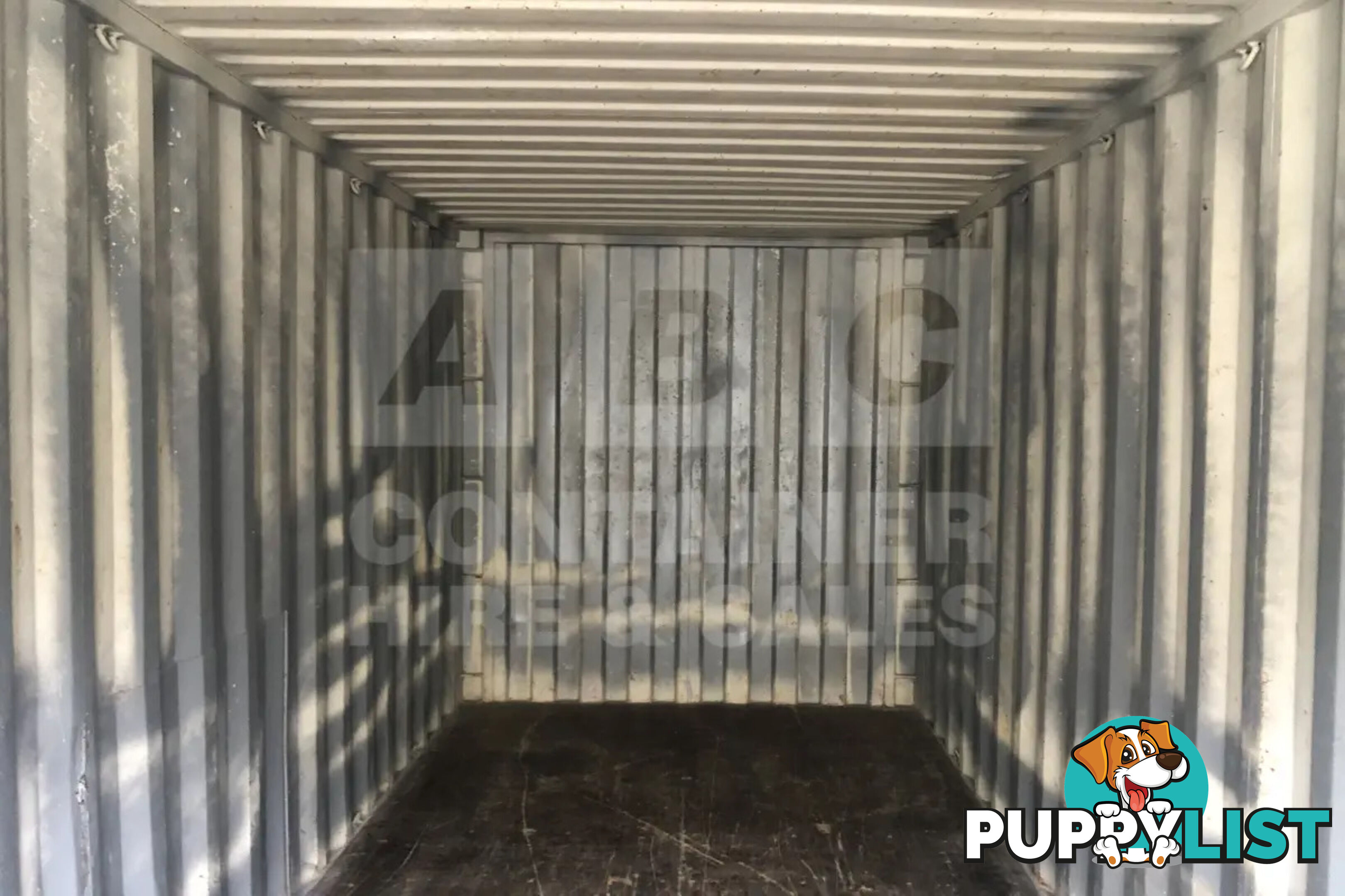 20' STANDARD HEIGHT SHIPPING CONTAINER - in Chinchilla