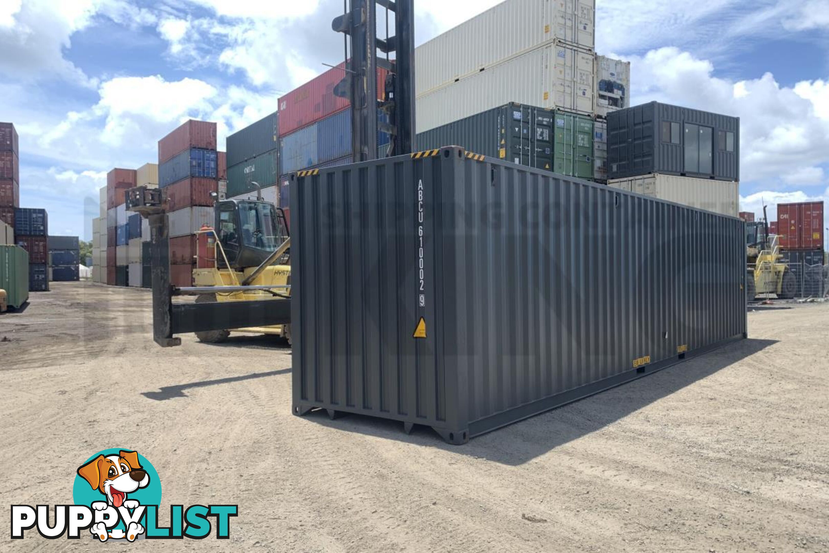 40' HIGH CUBE SHIPPING CONTAINER (STEEL FLOOR) - in Brisbane