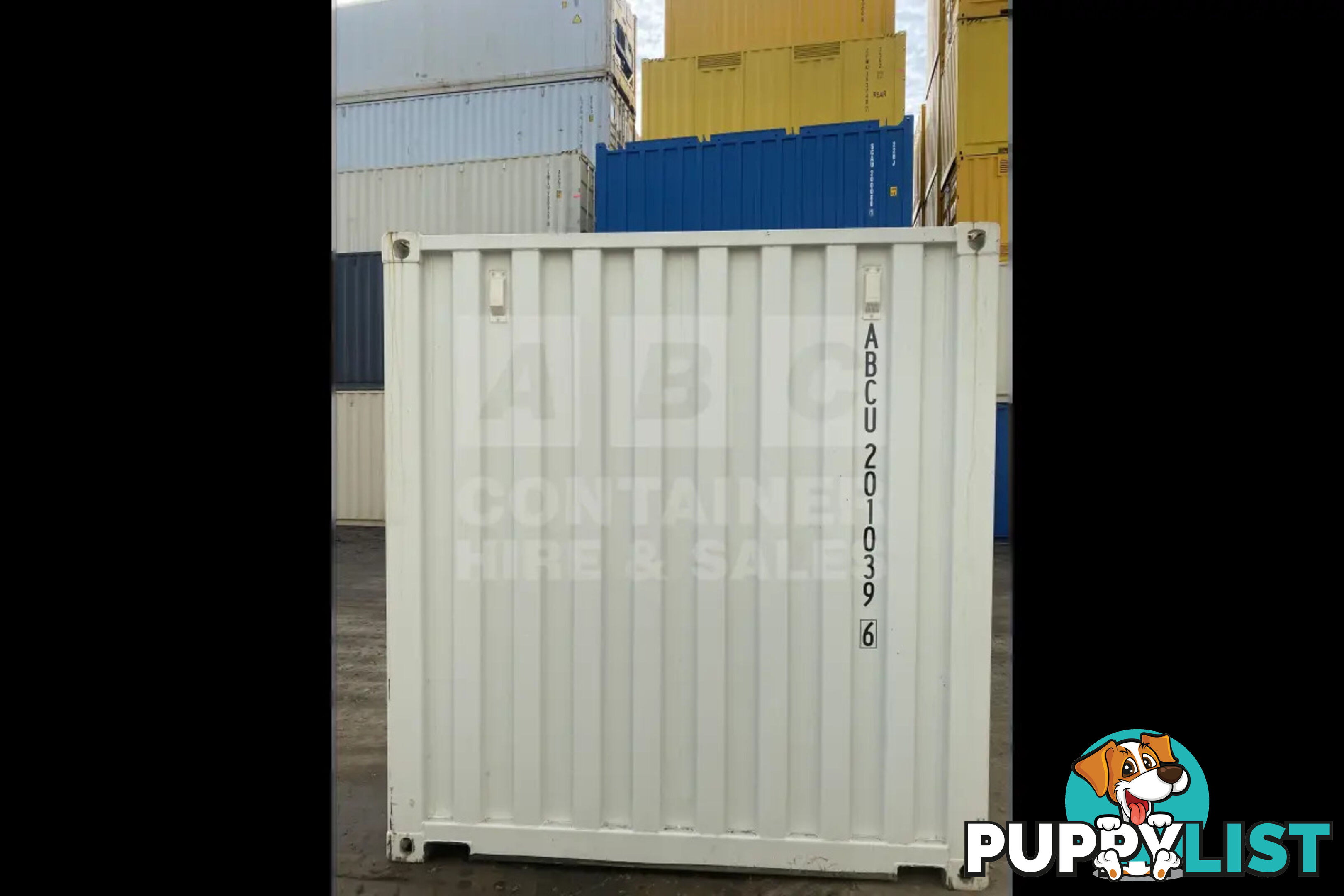 20' STANDARD HEIGHT SHIPPING CONTAINER - in Brisbane