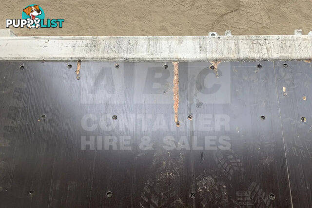 20' STANDARD HEIGHT SHIPPING CONTAINER - in Brisbane