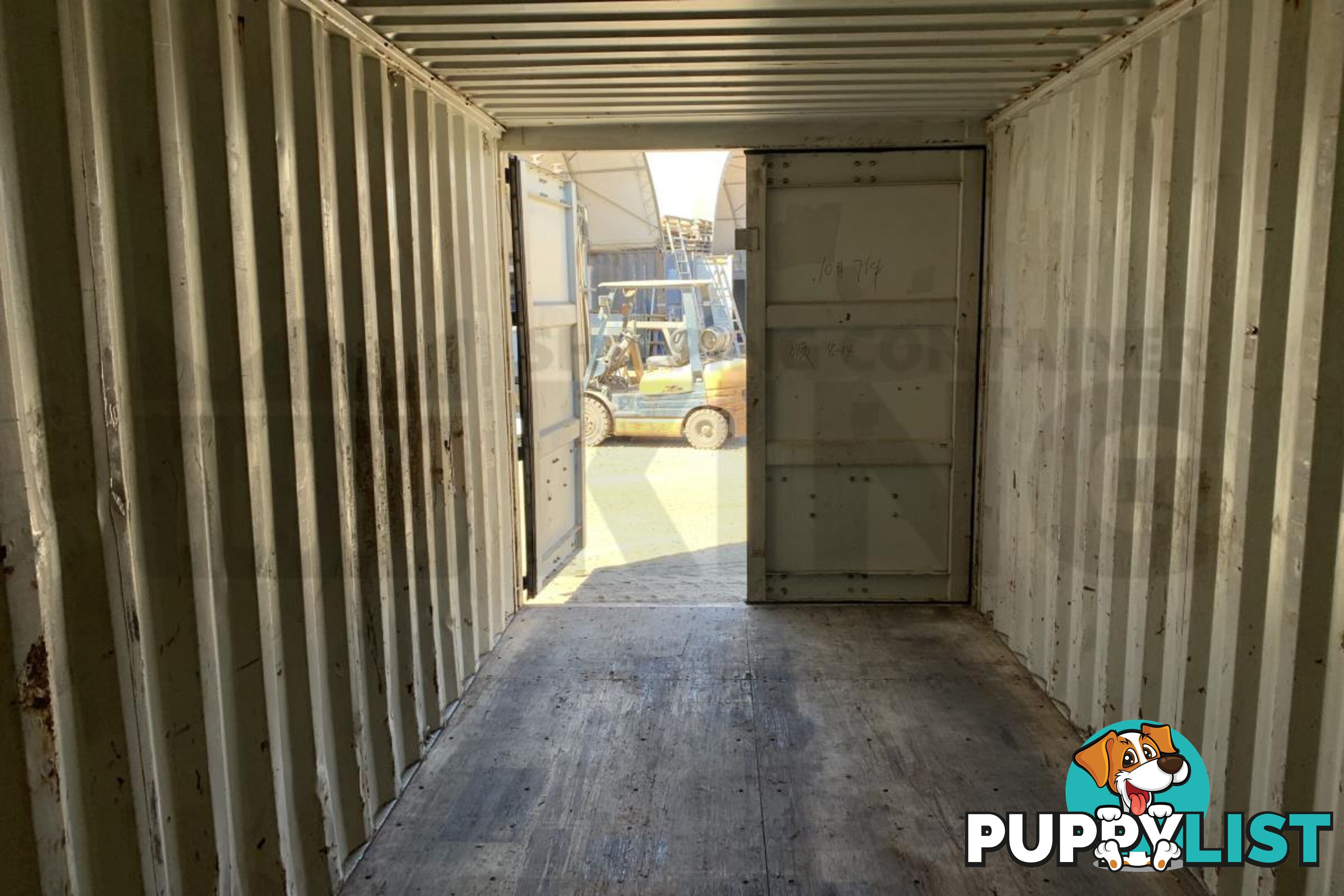 20' STANDARD HEIGHT SHIPPING CONTAINER - in Gympie