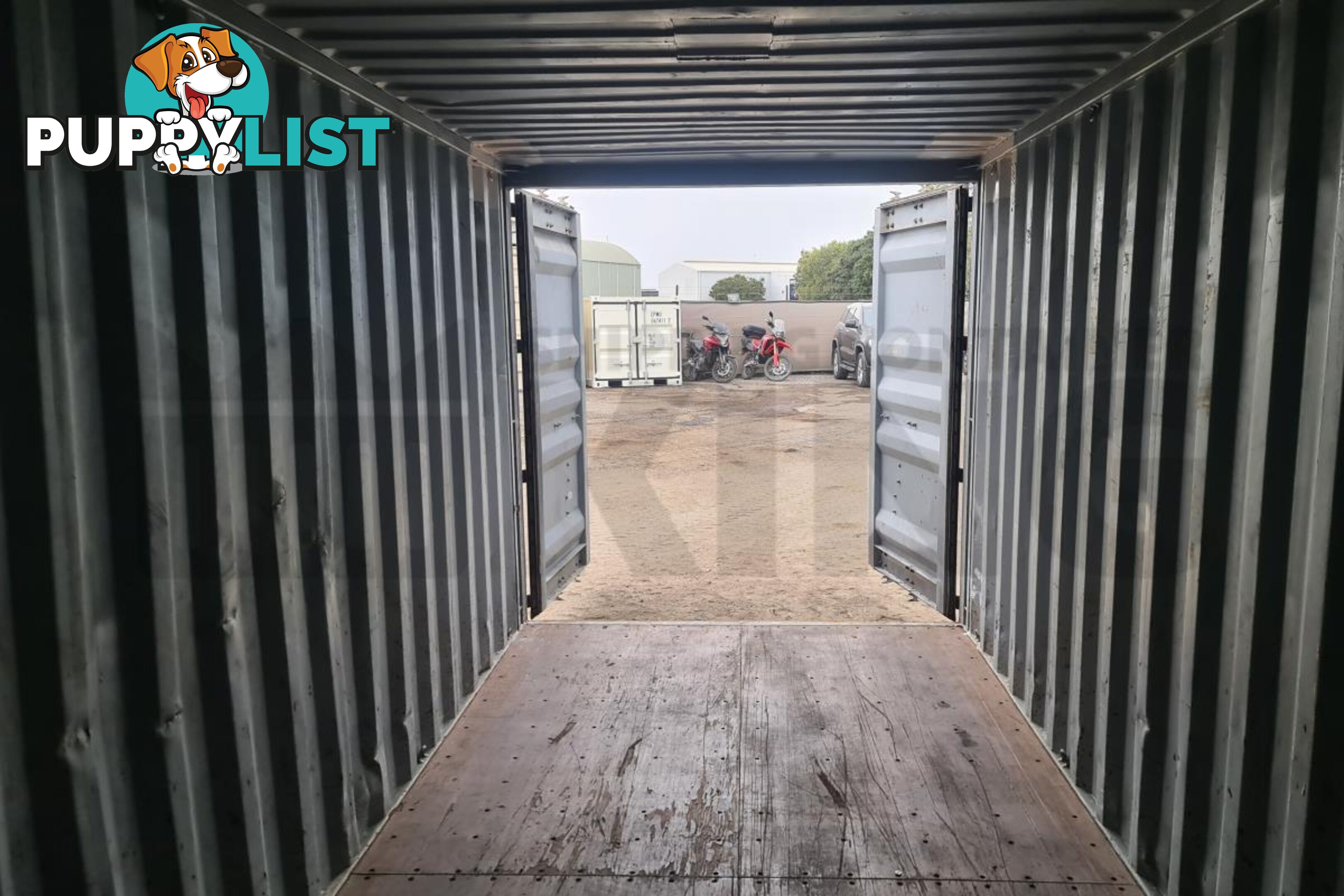 20' STANDARD HEIGHT SHIPPING CONTAINER - in Brisbane