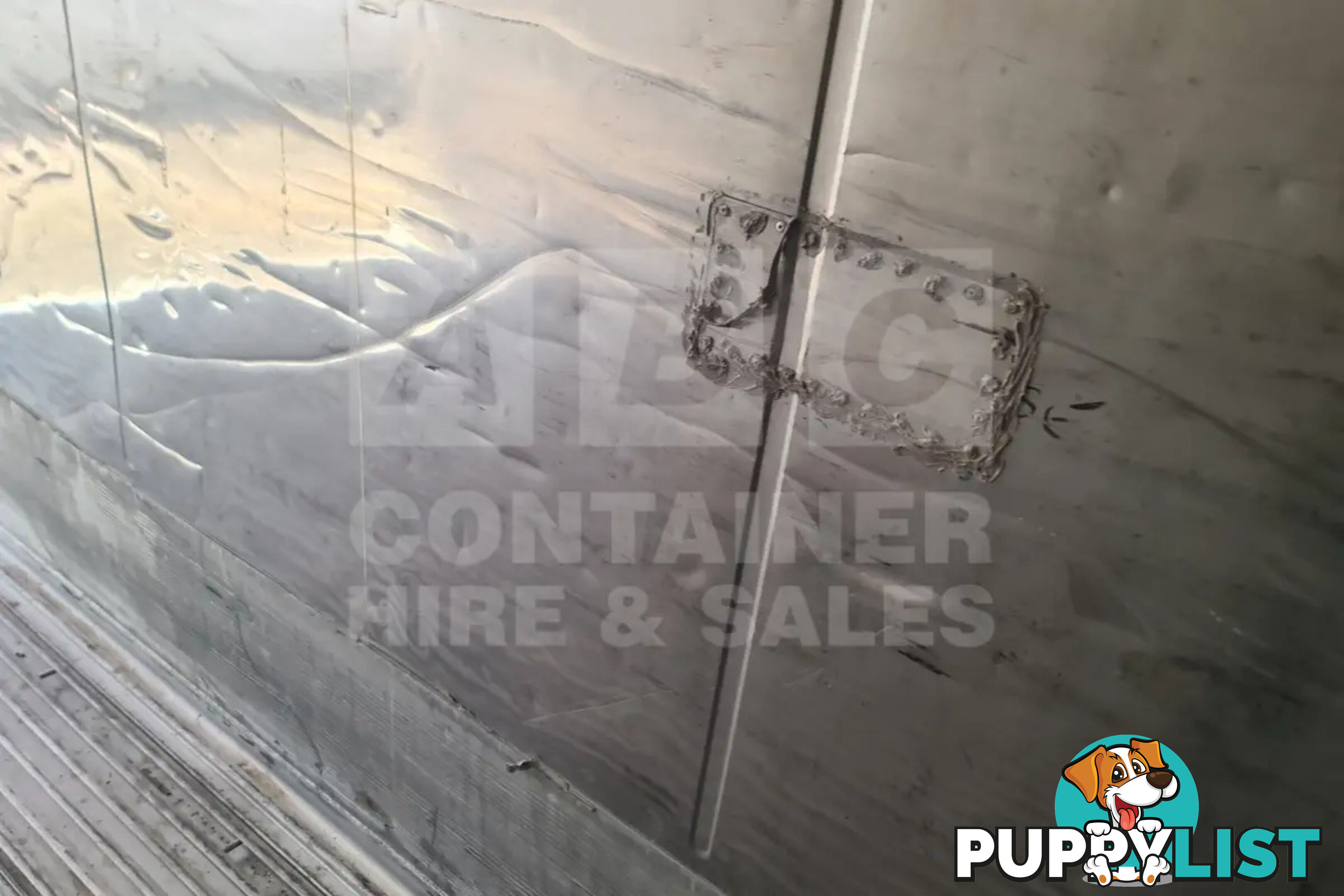 20' STANDARD HEIGHT REFRIGERATED "REEFER" SHIPPING CONTAINER (NON-OPERATIONAL, MACHINERY IN)