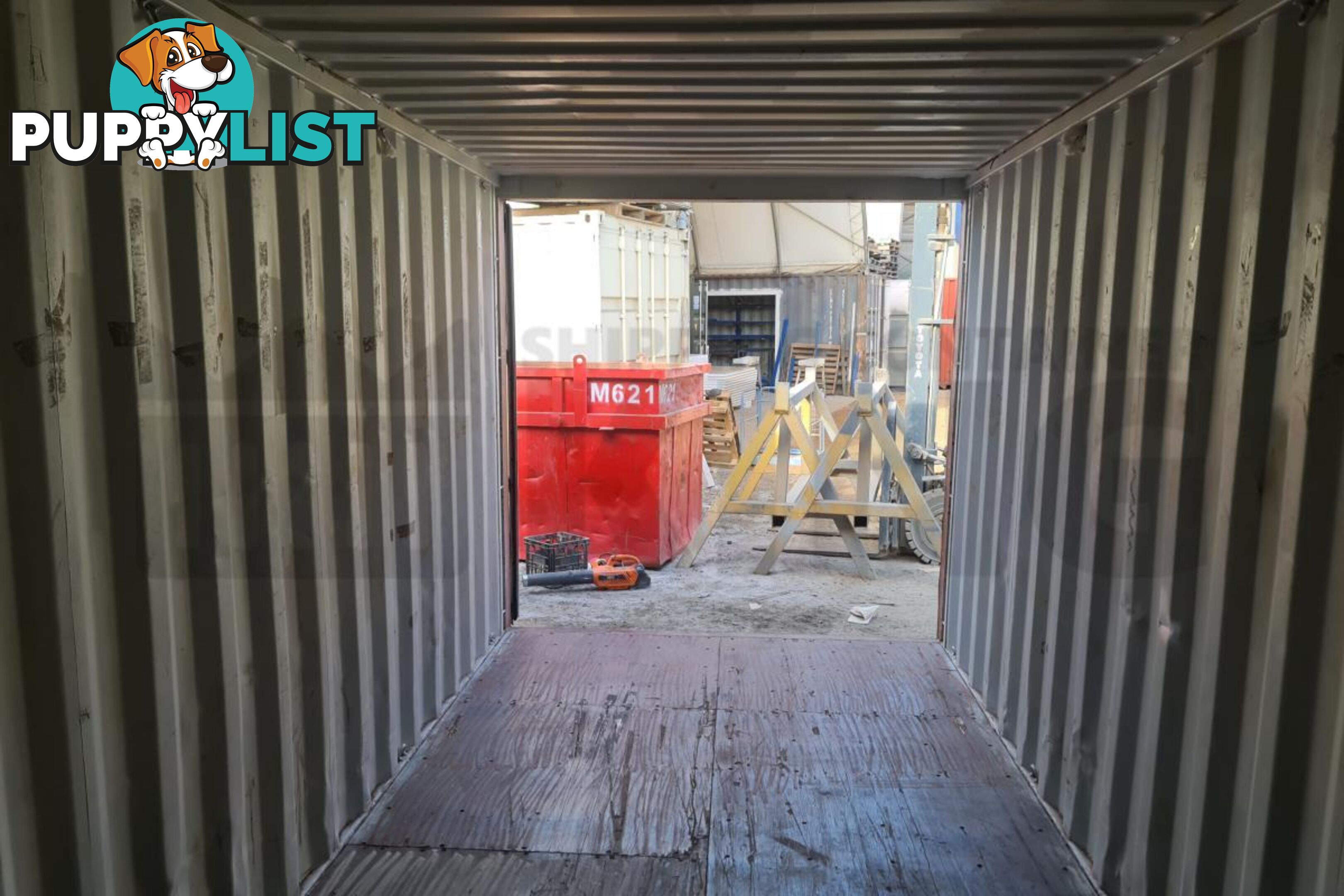 20' STANDARD HEIGHT SHIPPING CONTAINER - in Toowoomba