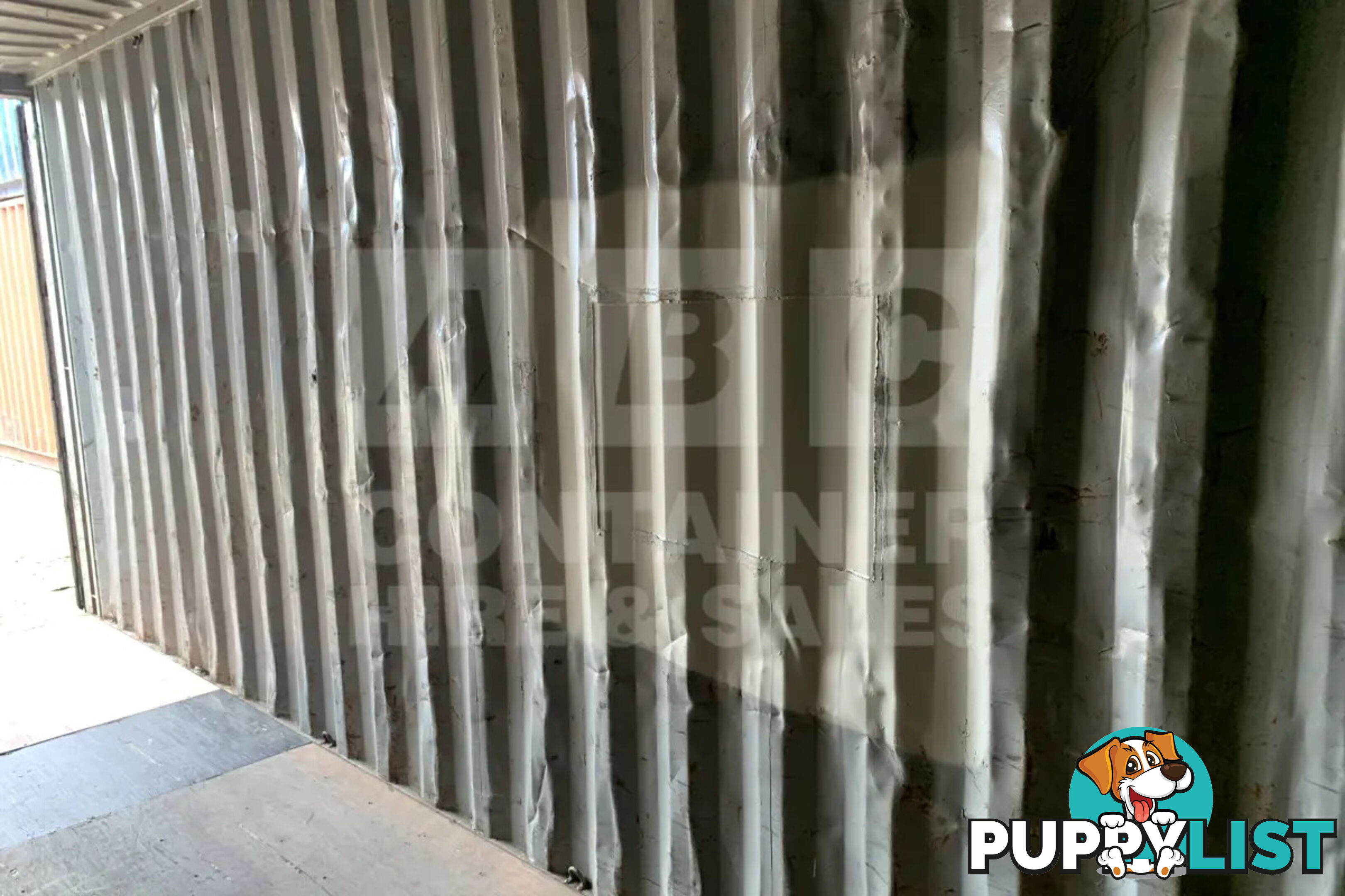 40' HIGH CUBE SHIPPING CONTAINER