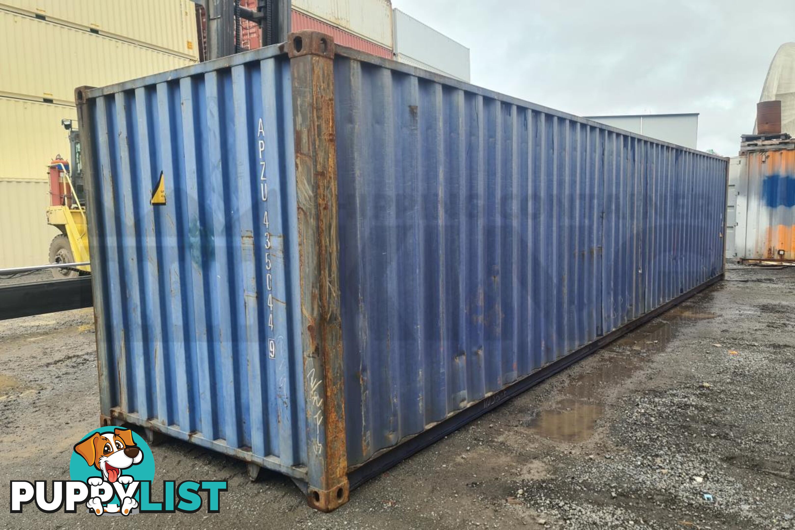 40' STANDARD HEIGHT SHIPPING CONTAINER - in Rockhampton