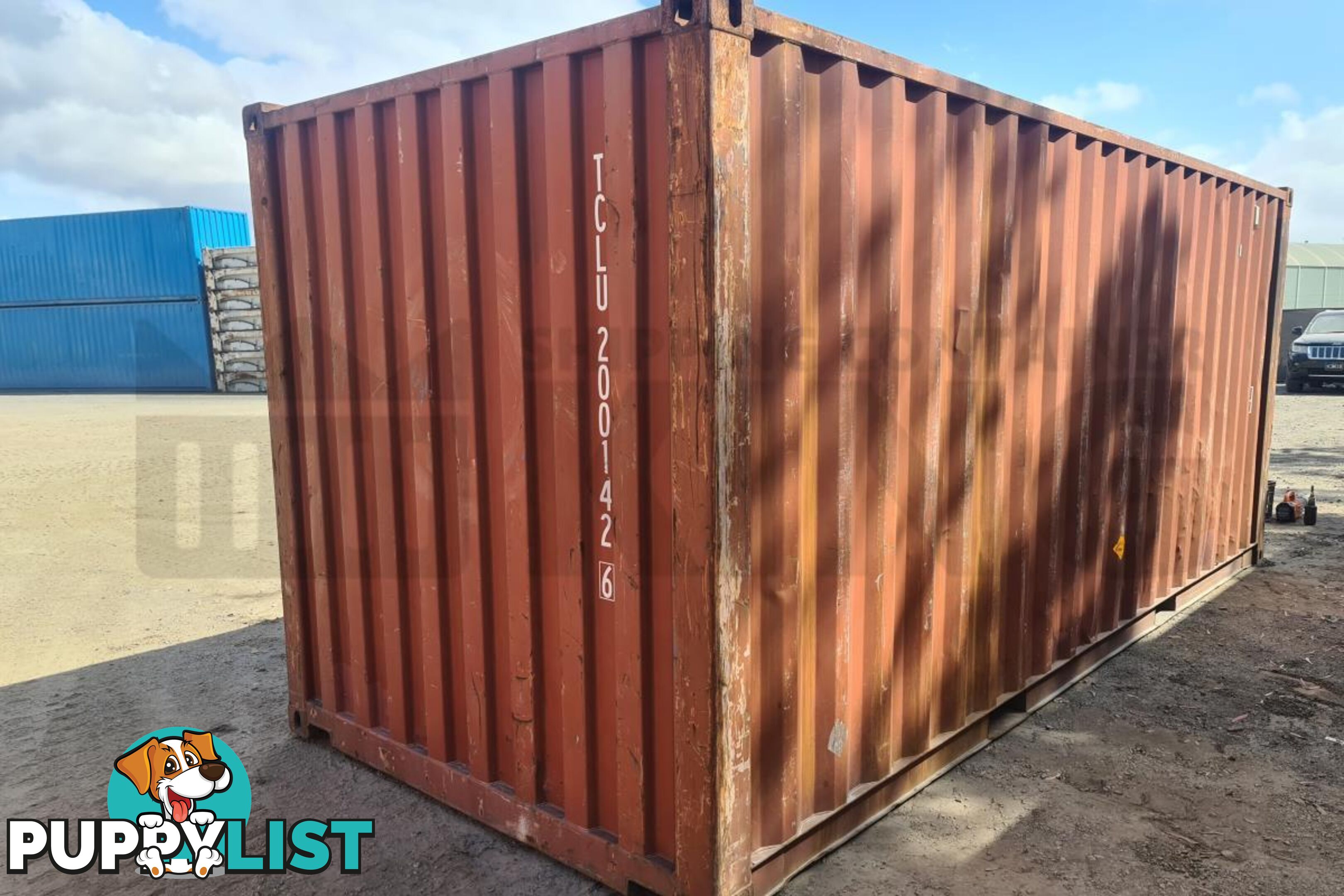 20' STANDARD HEIGHT SHIPPING CONTAINER - in Brisbane