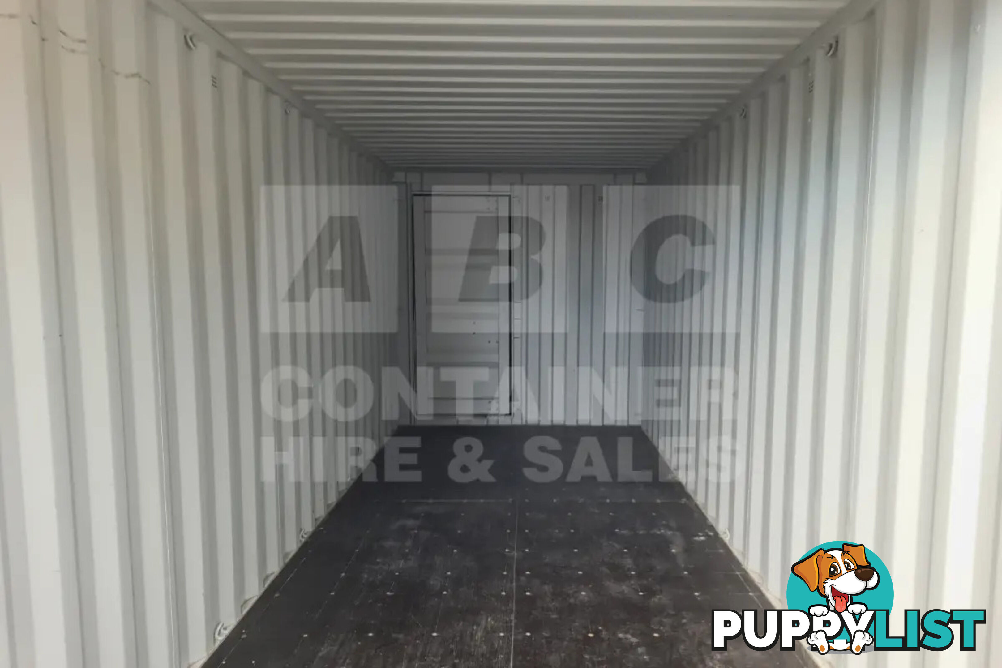 20' STANDARD HEIGHT SHIPPING CONTAINER (TRI DOOR) - in Brisbane