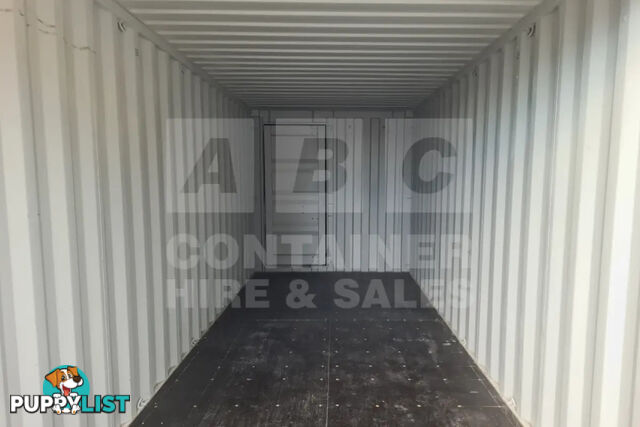 20' STANDARD HEIGHT SHIPPING CONTAINER (TRI DOOR) - in Brisbane