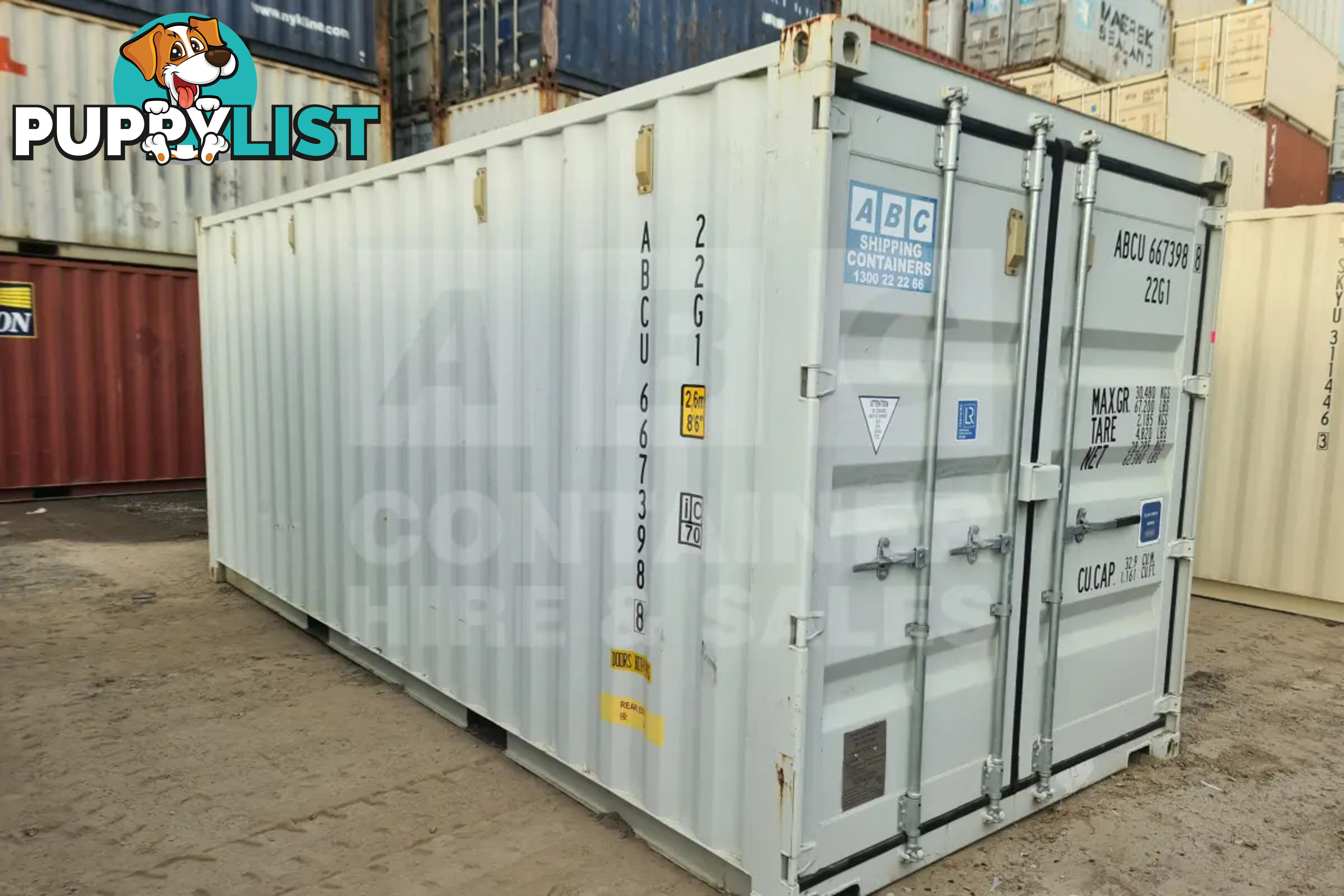 20' STANDARD HEIGHT SHIPPING CONTAINER (TRI DOOR) - in Brisbane