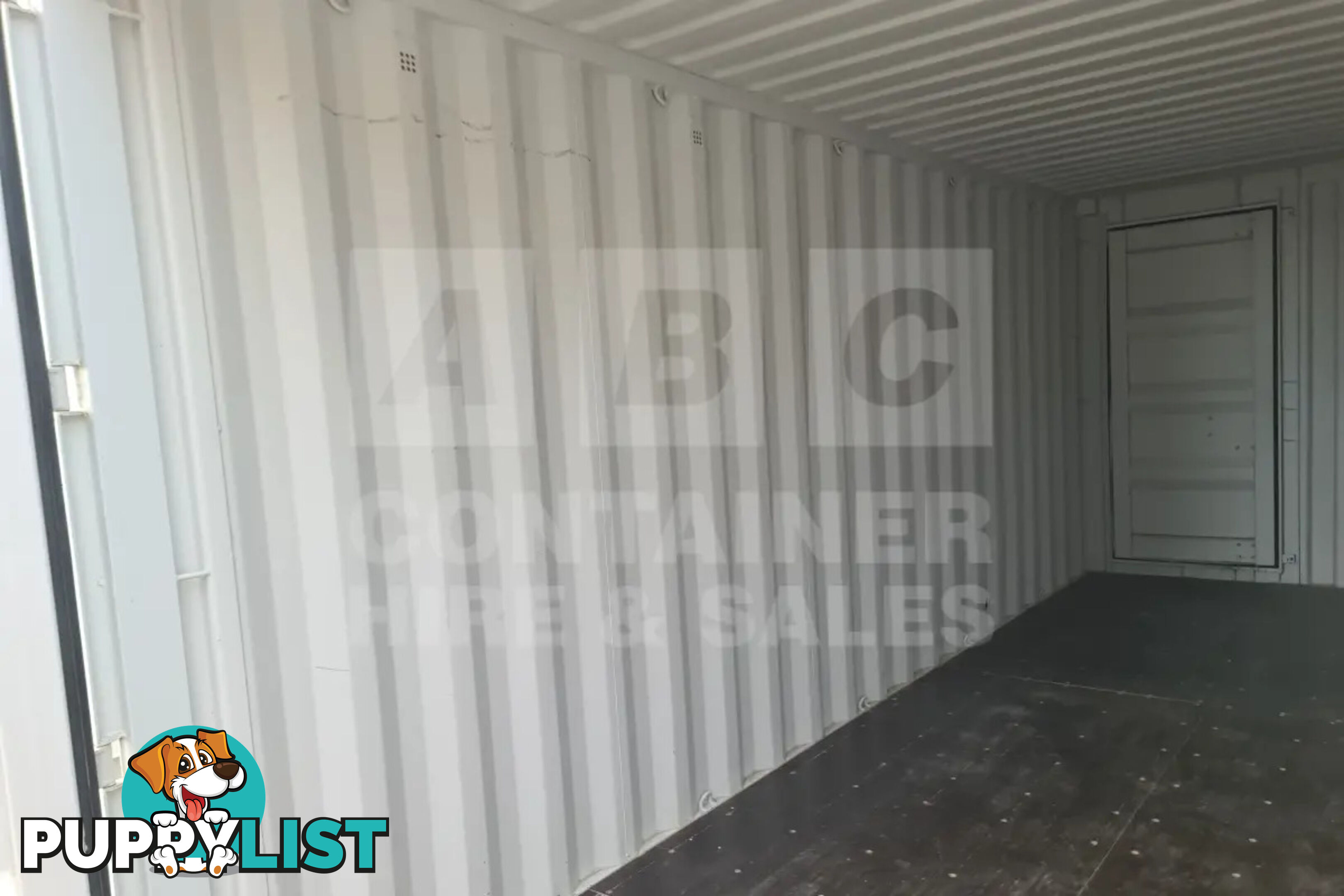 20' STANDARD HEIGHT SHIPPING CONTAINER (TRI DOOR) - in Brisbane
