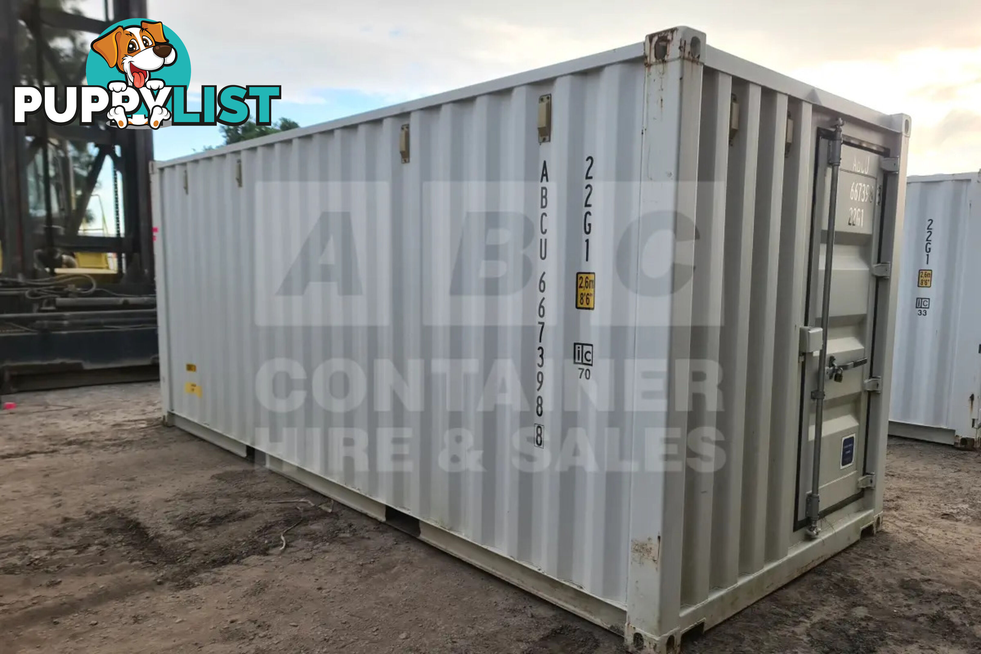 20' STANDARD HEIGHT SHIPPING CONTAINER (TRI DOOR) - in Brisbane