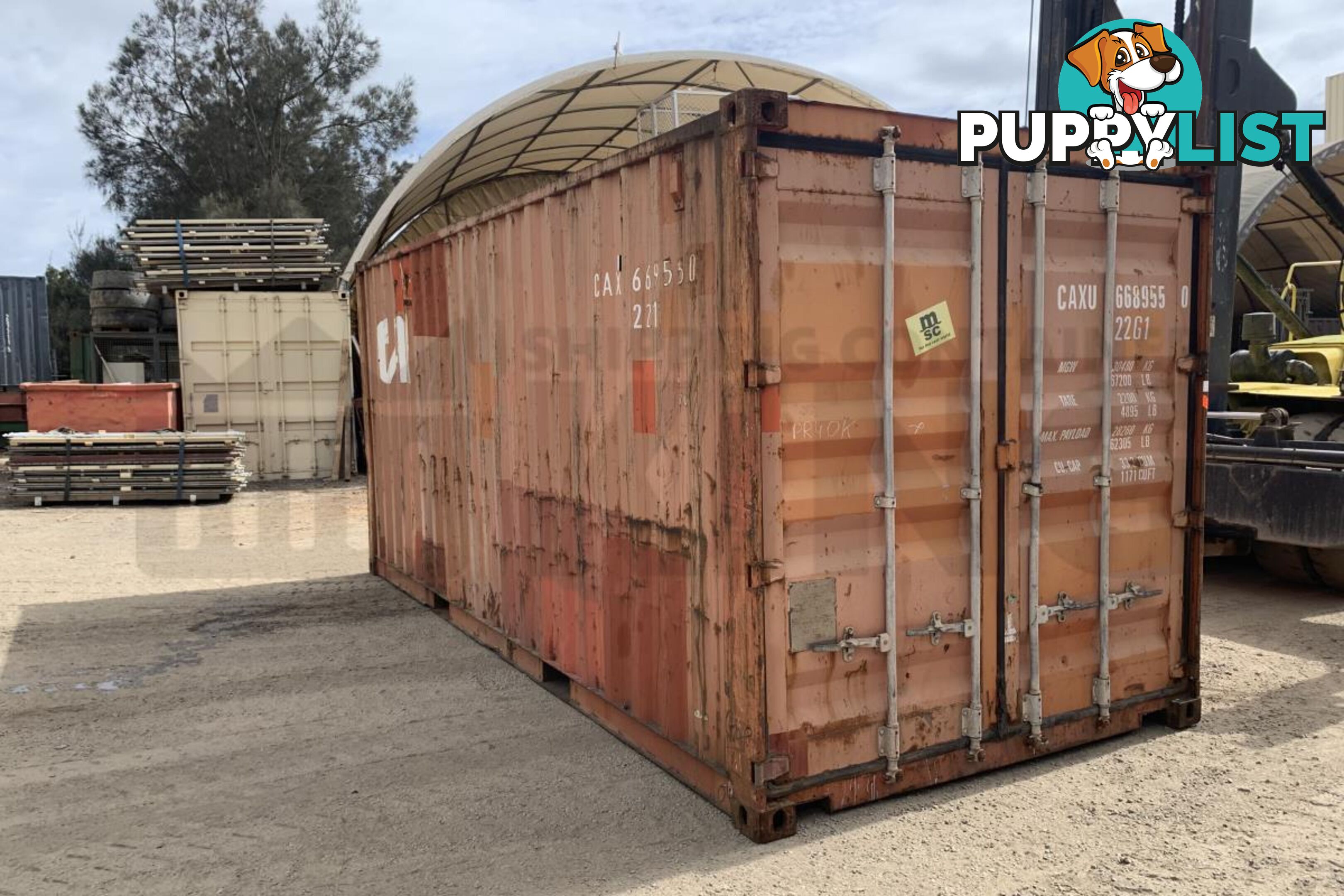 20' STANDARD HEIGHT SHIPPING CONTAINER - in Brisbane