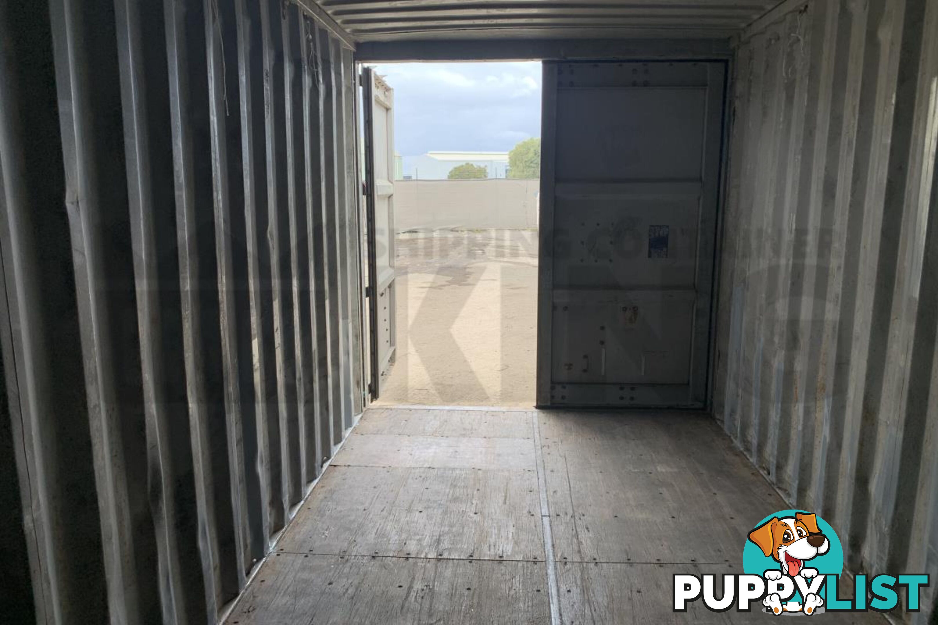 20' STANDARD HEIGHT SHIPPING CONTAINER - in Brisbane