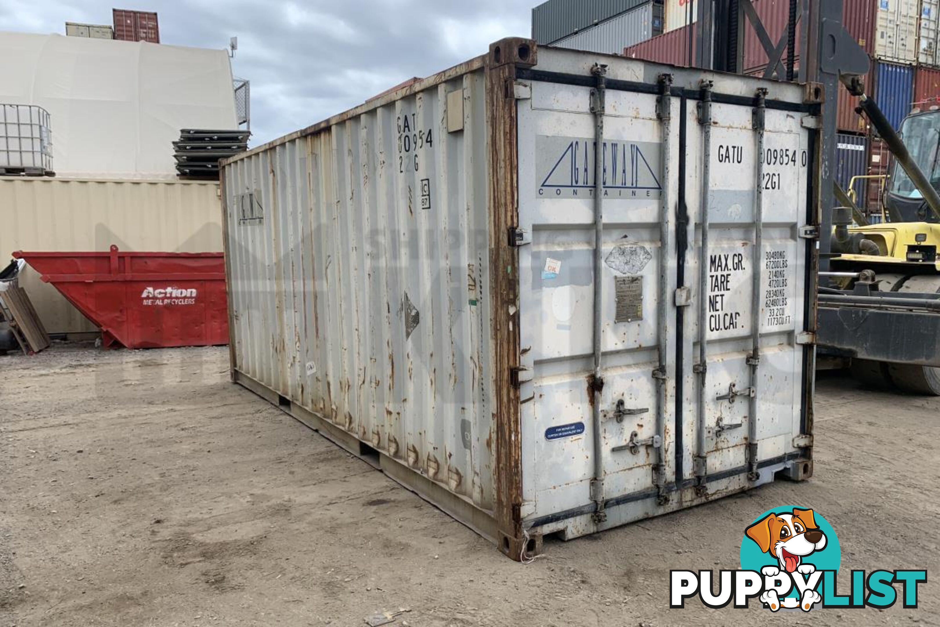 20' STANDARD HEIGHT SHIPPING CONTAINER - in Brisbane