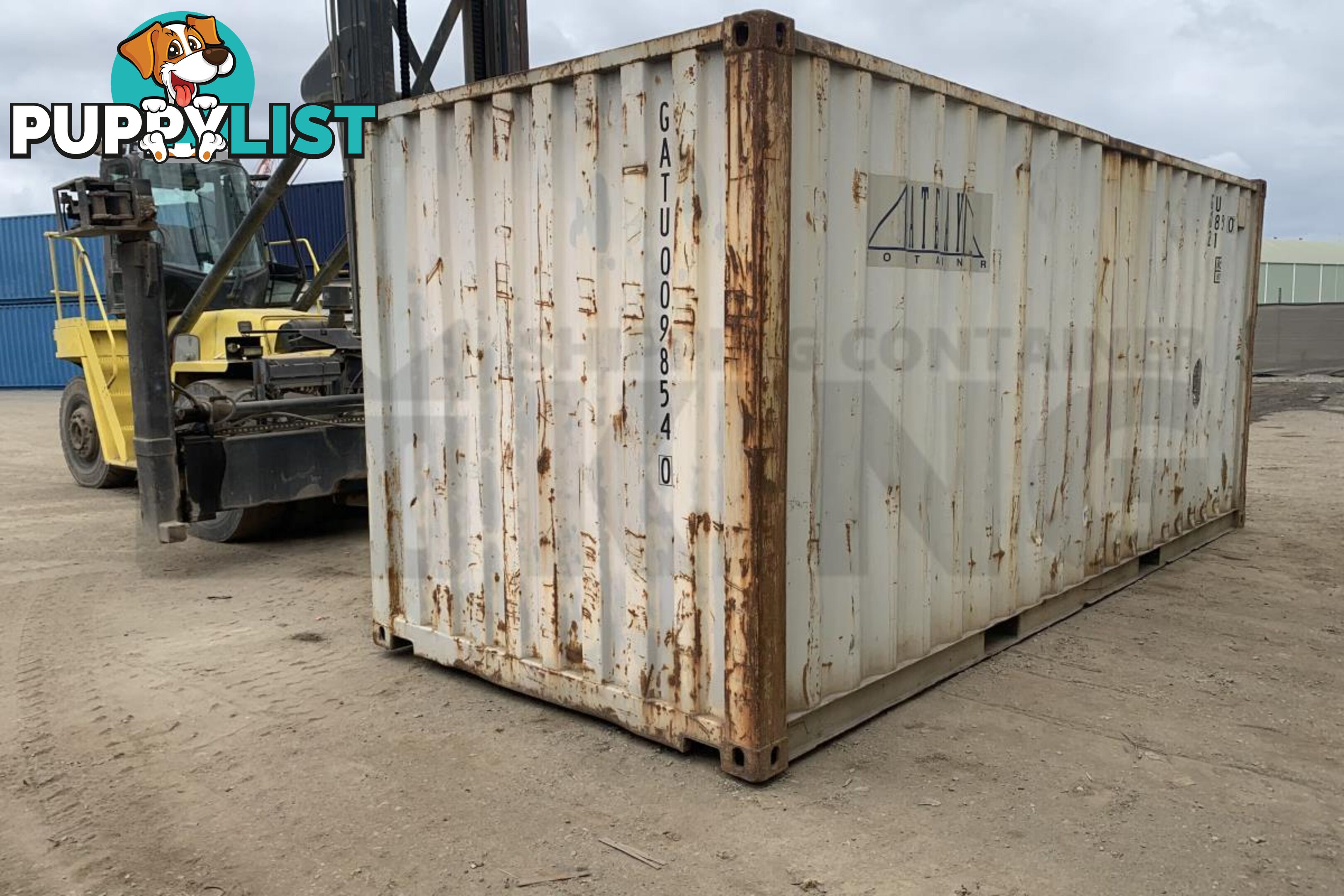 20' STANDARD HEIGHT SHIPPING CONTAINER - in Brisbane