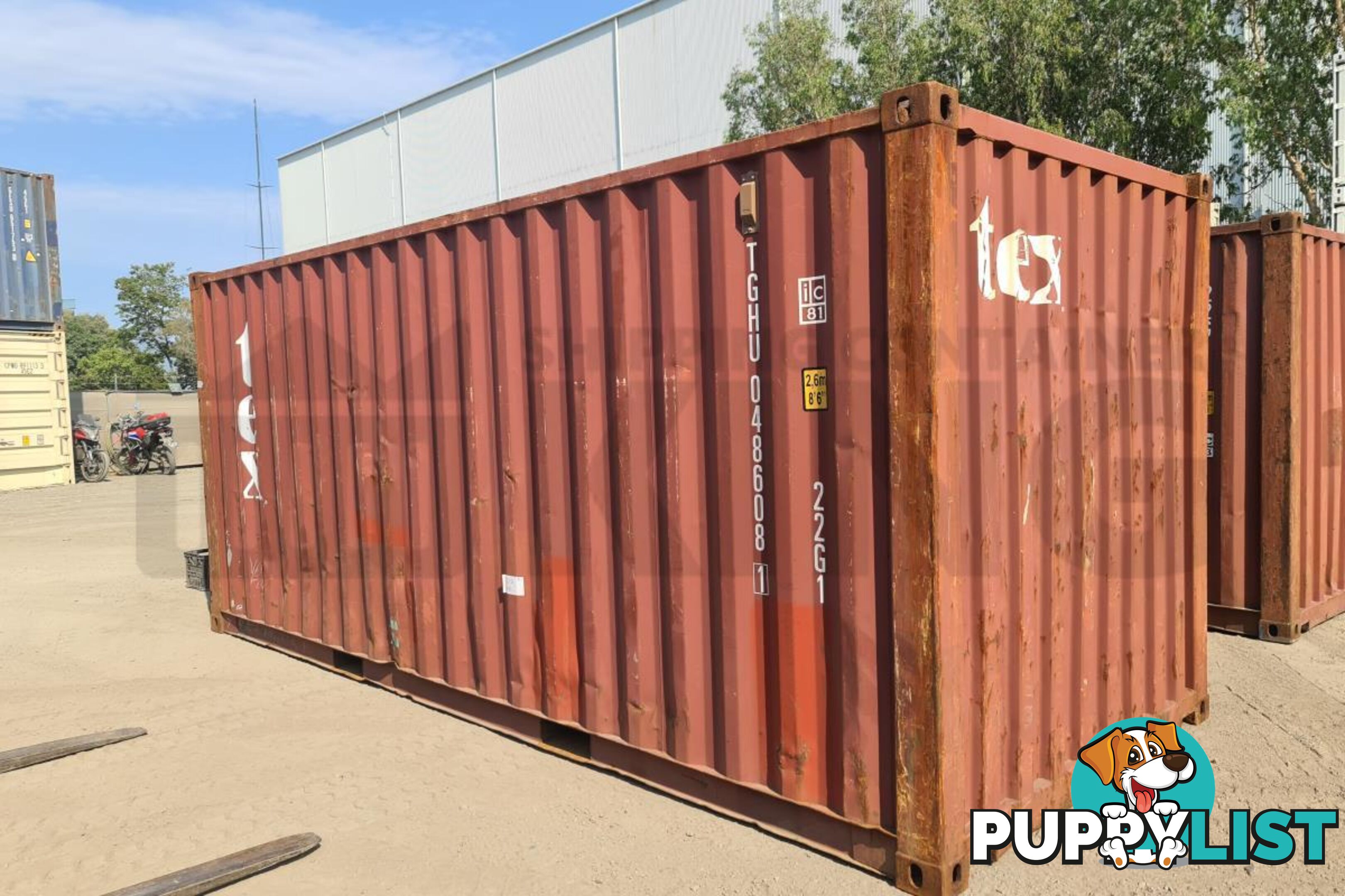 20' STANDARD HEIGHT SHIPPING CONTAINER - in Brisbane