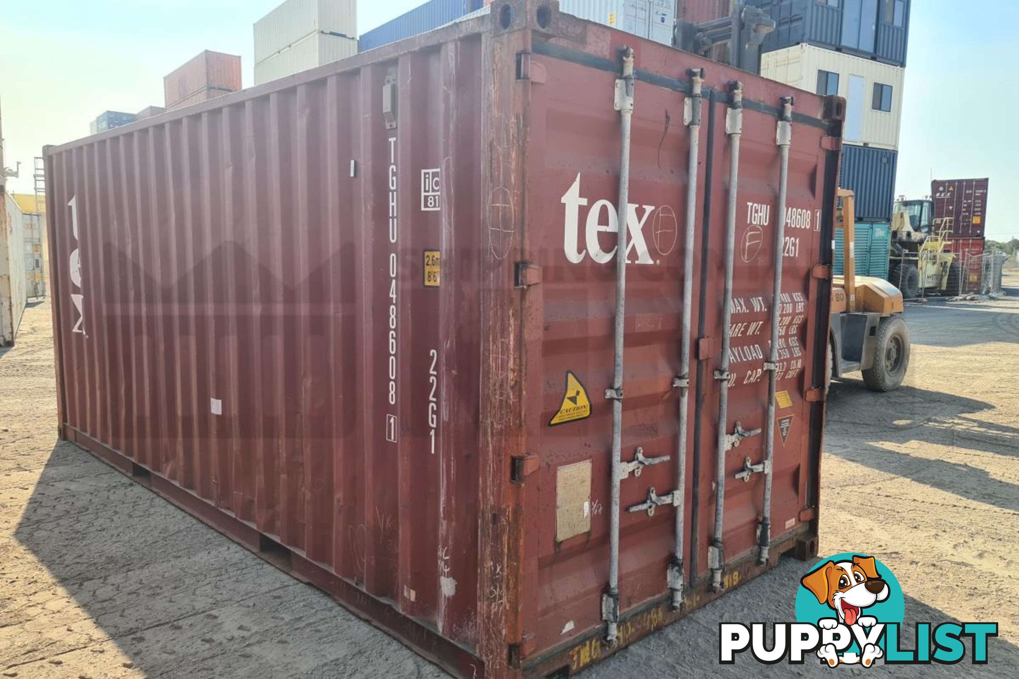 20' STANDARD HEIGHT SHIPPING CONTAINER - in Brisbane