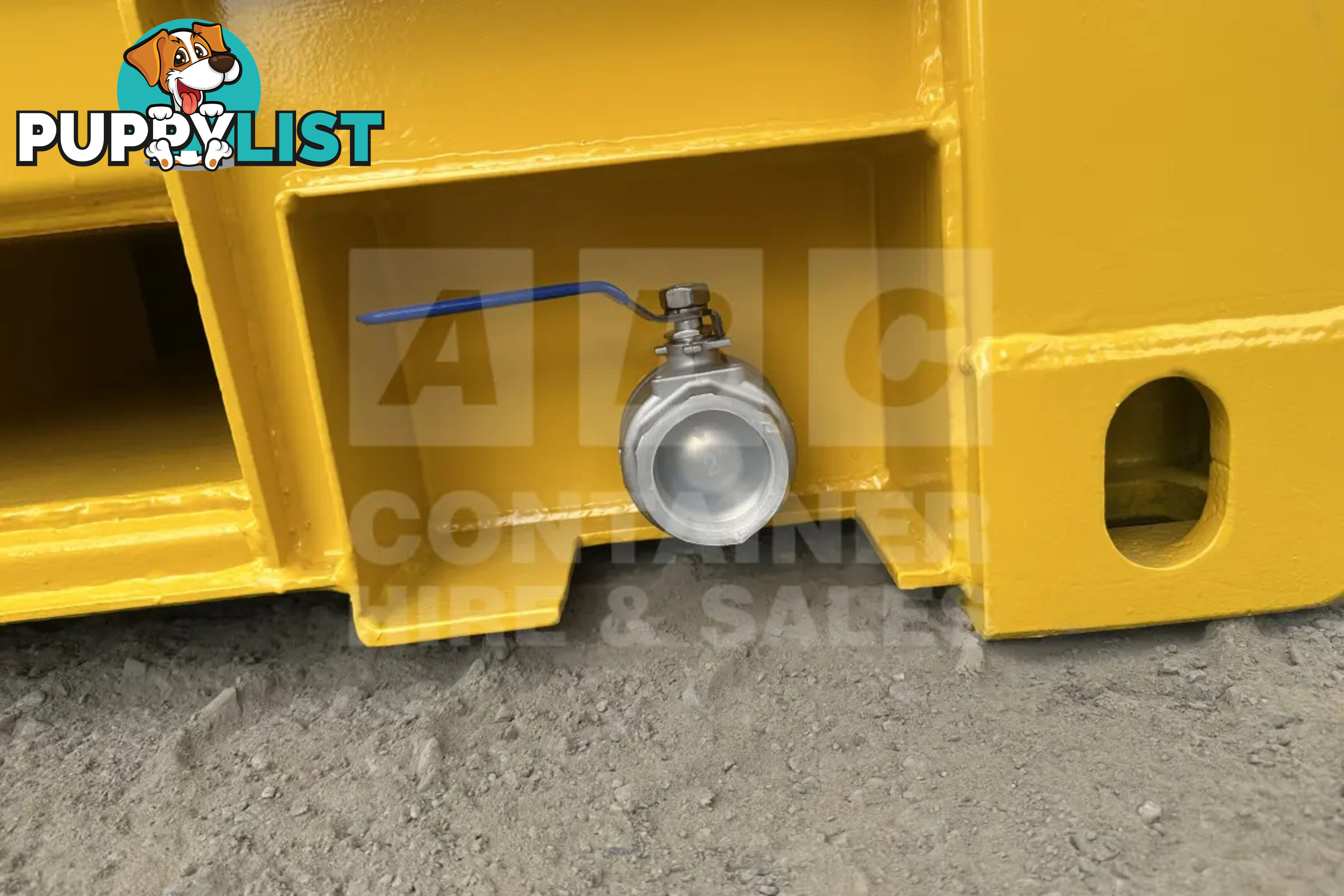 8' DANGEROUS GOODS SHIPPING CONTAINER (4 CORNER POST) - in Brisbane