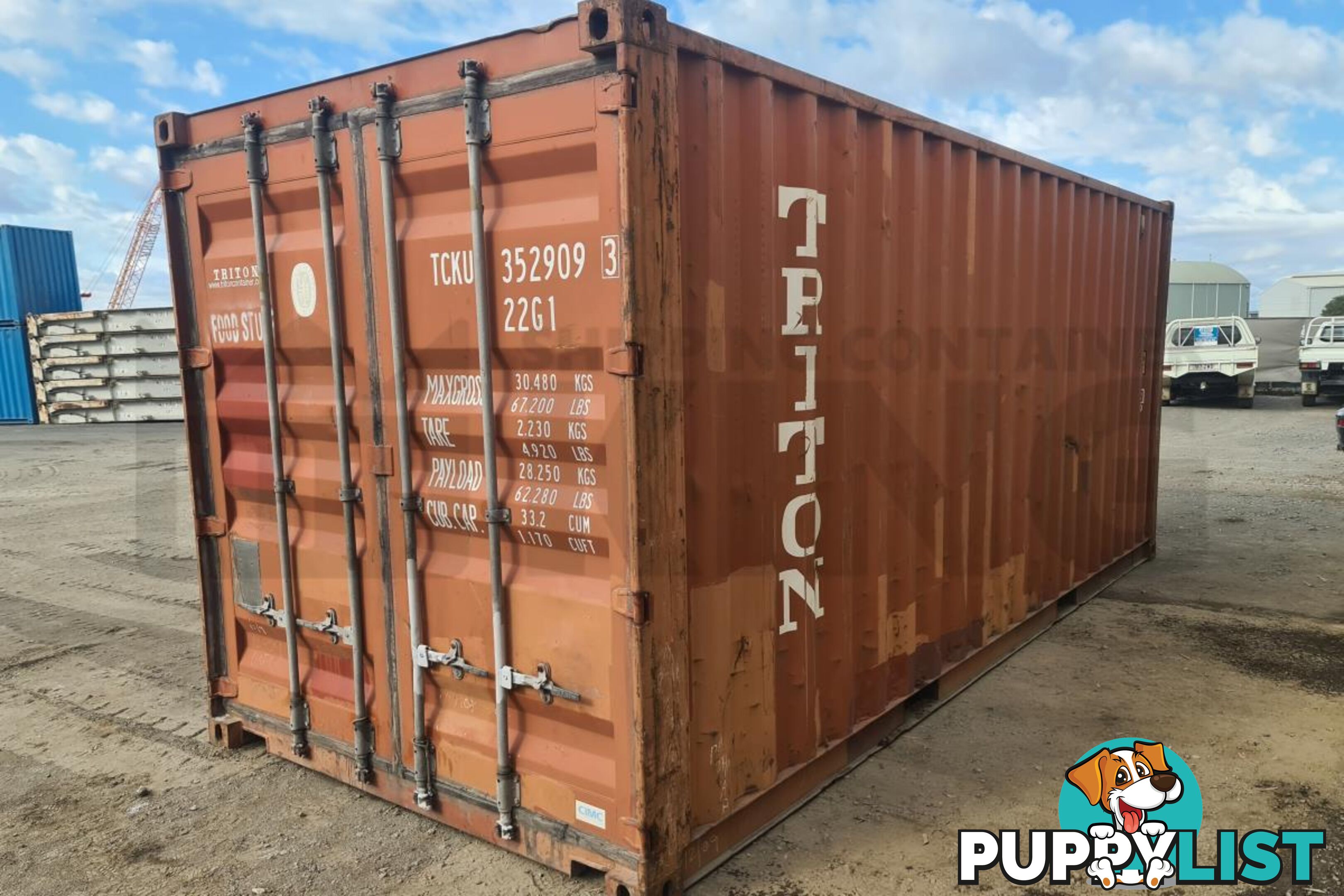 20' STANDARD HEIGHT SHIPPING CONTAINER - in Chinchilla