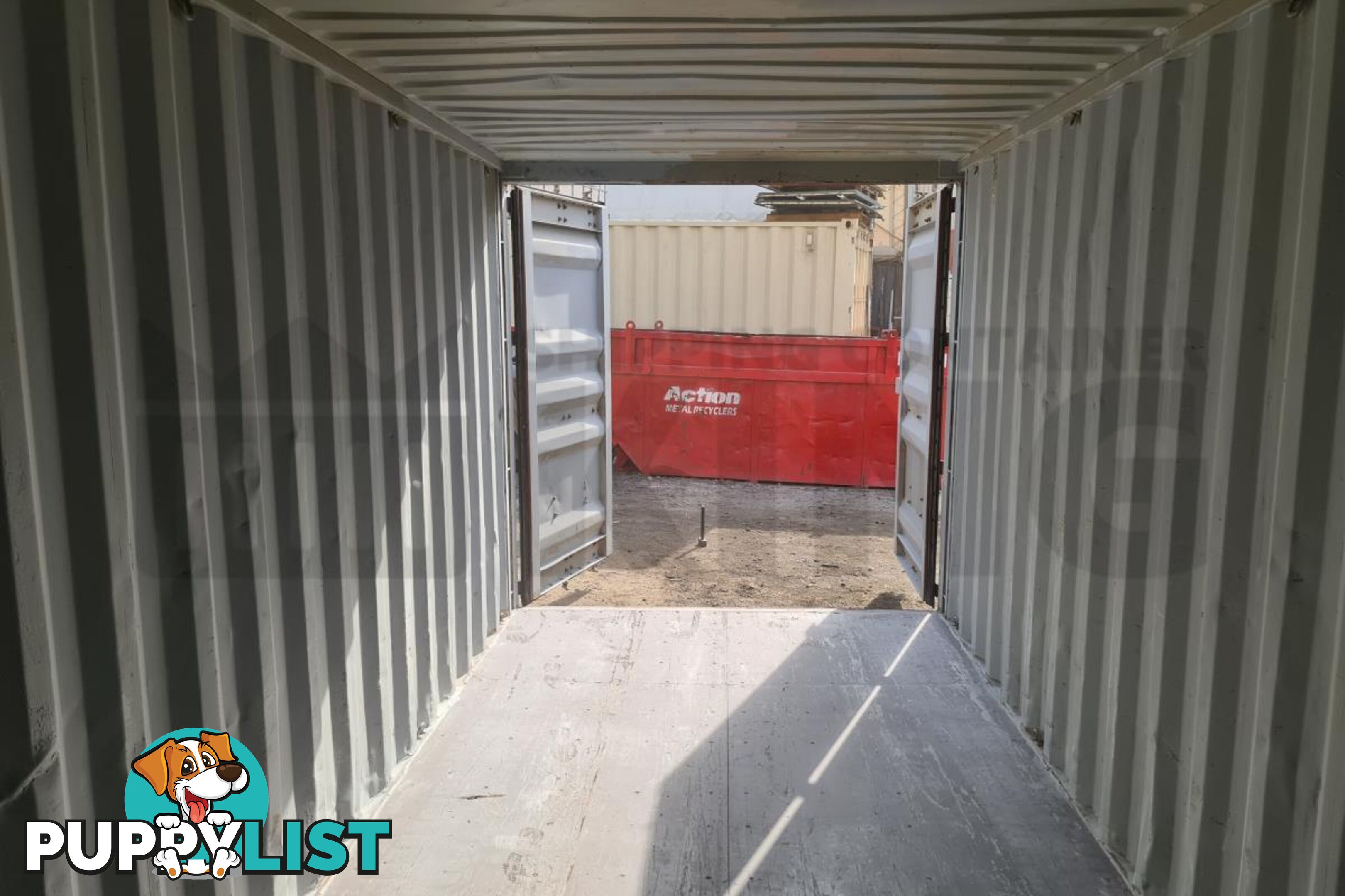 20' STANDARD HEIGHT SHIPPING CONTAINER - in Chinchilla