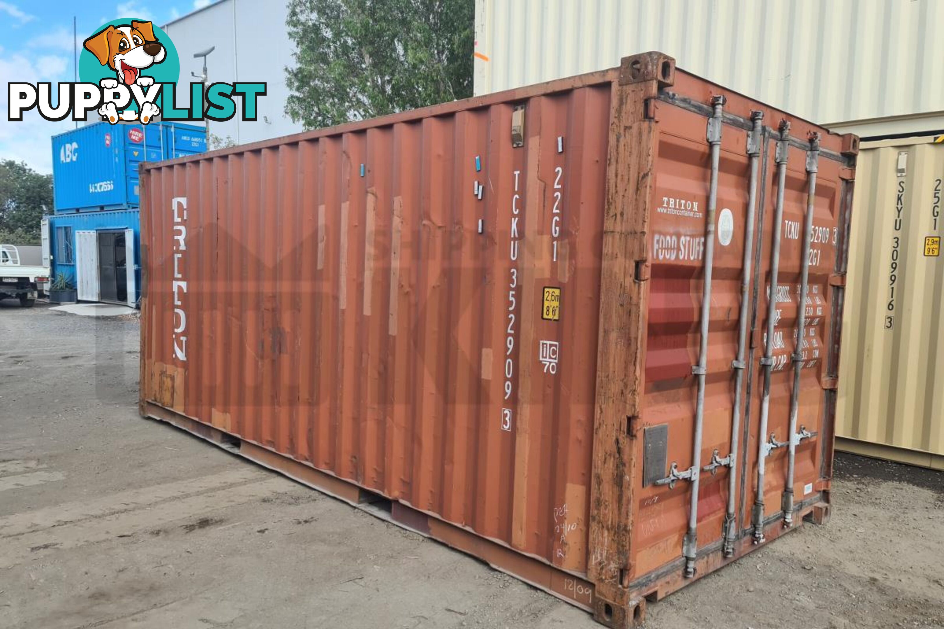 20' STANDARD HEIGHT SHIPPING CONTAINER - in Chinchilla