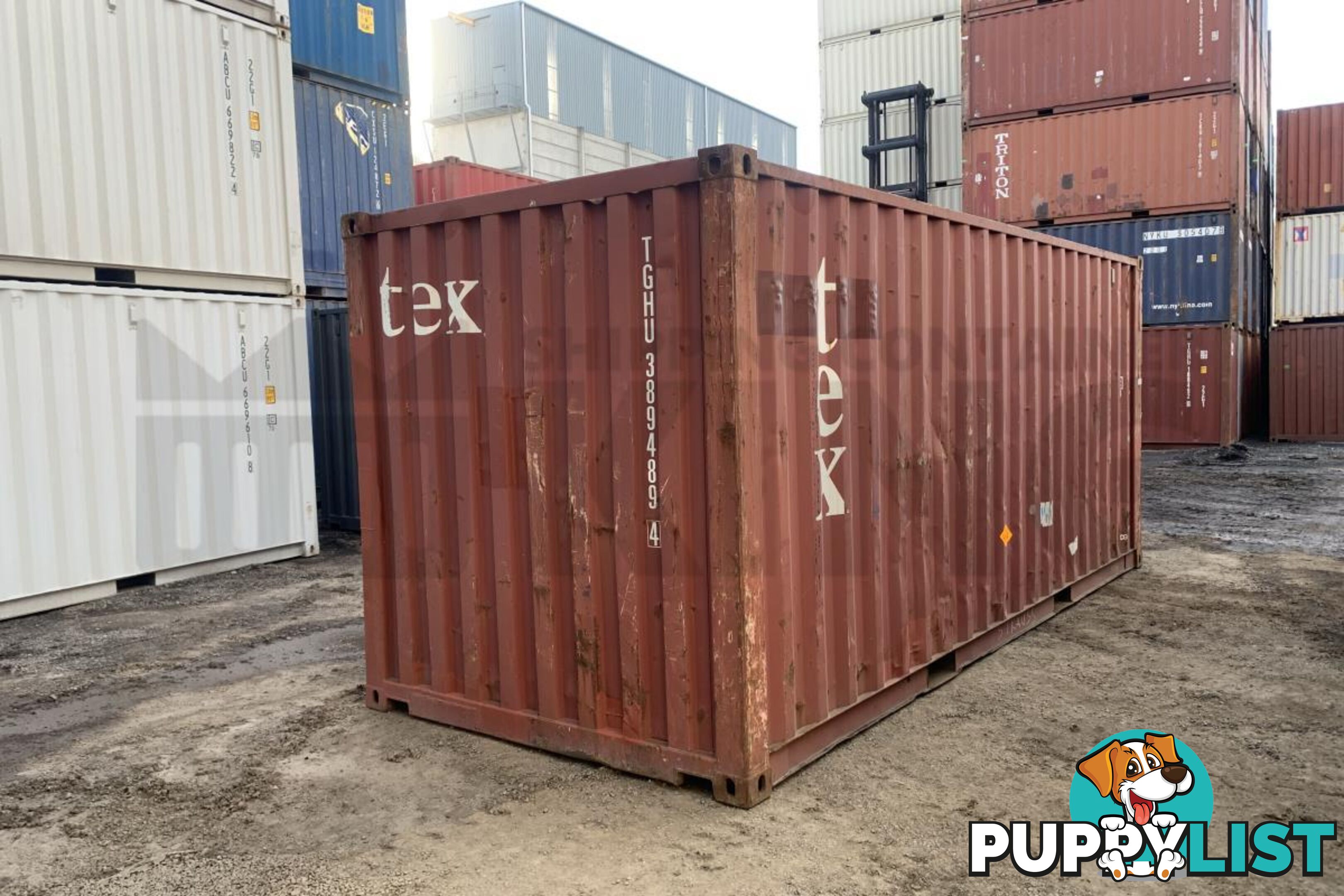 20' STANDARD HEIGHT SHIPPING CONTAINER - in Brisbane