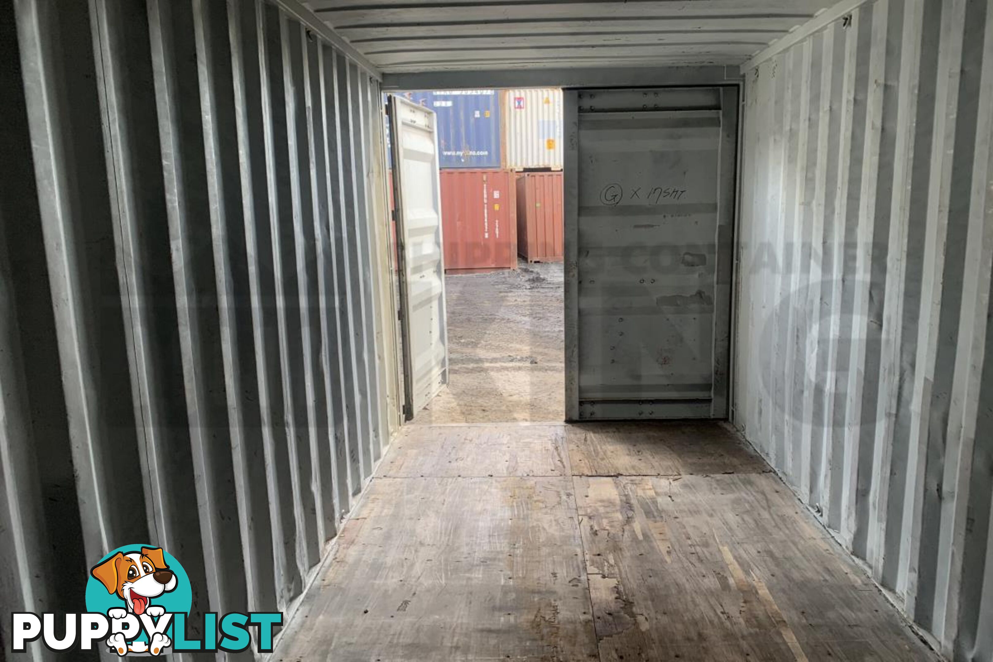 20' STANDARD HEIGHT SHIPPING CONTAINER - in Brisbane