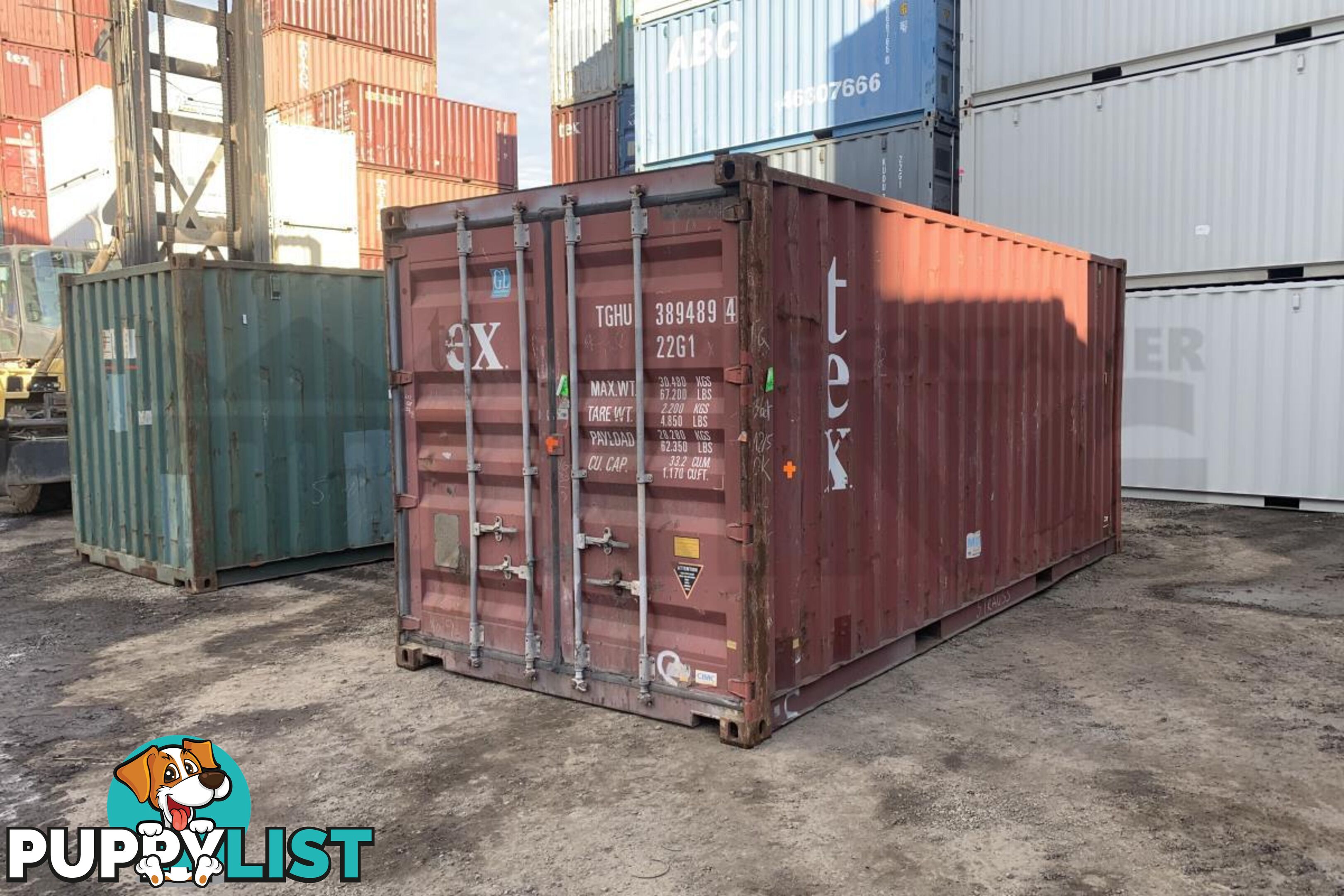 20' STANDARD HEIGHT SHIPPING CONTAINER - in Brisbane