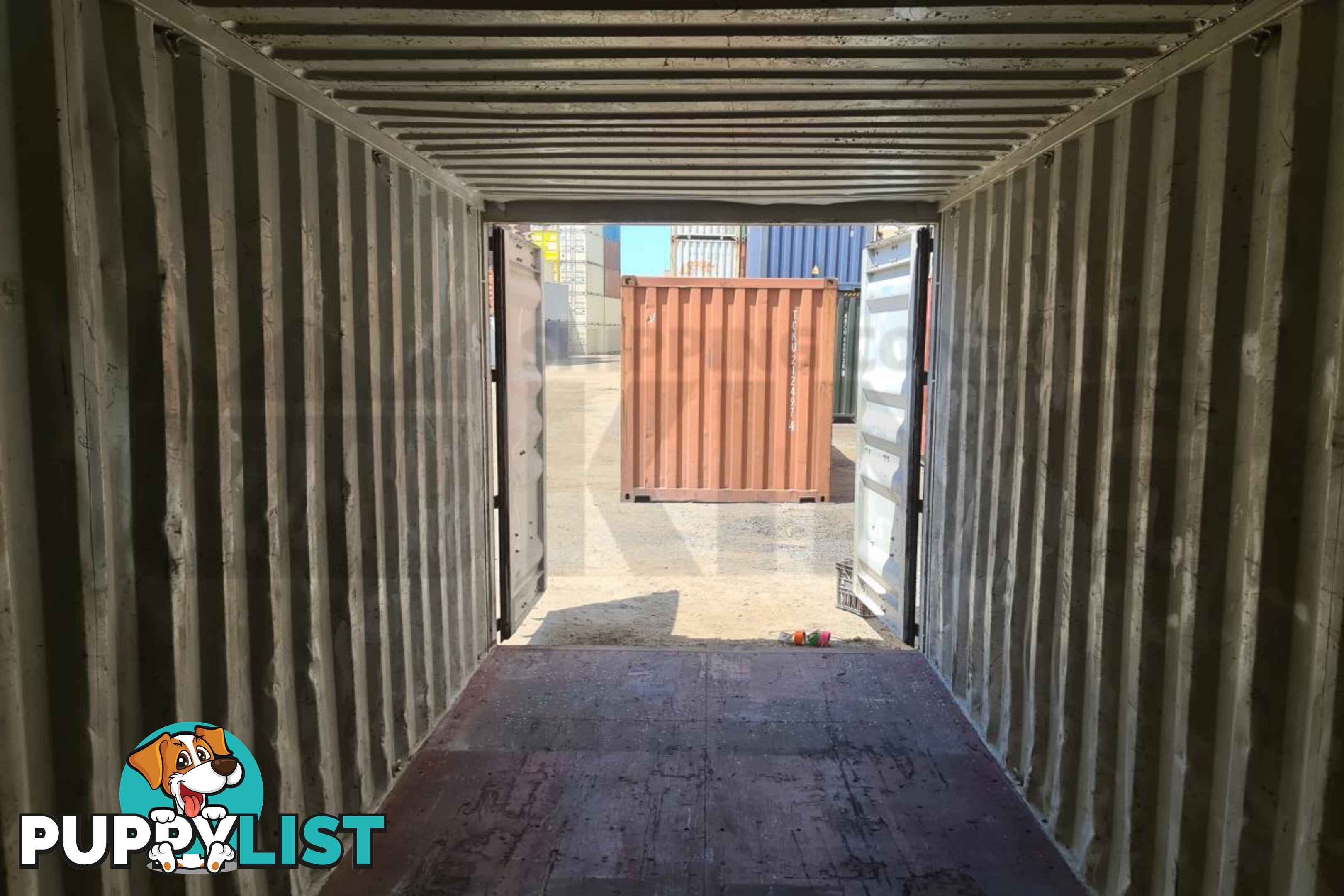 20' STANDARD HEIGHT SHIPPING CONTAINER - in Brisbane